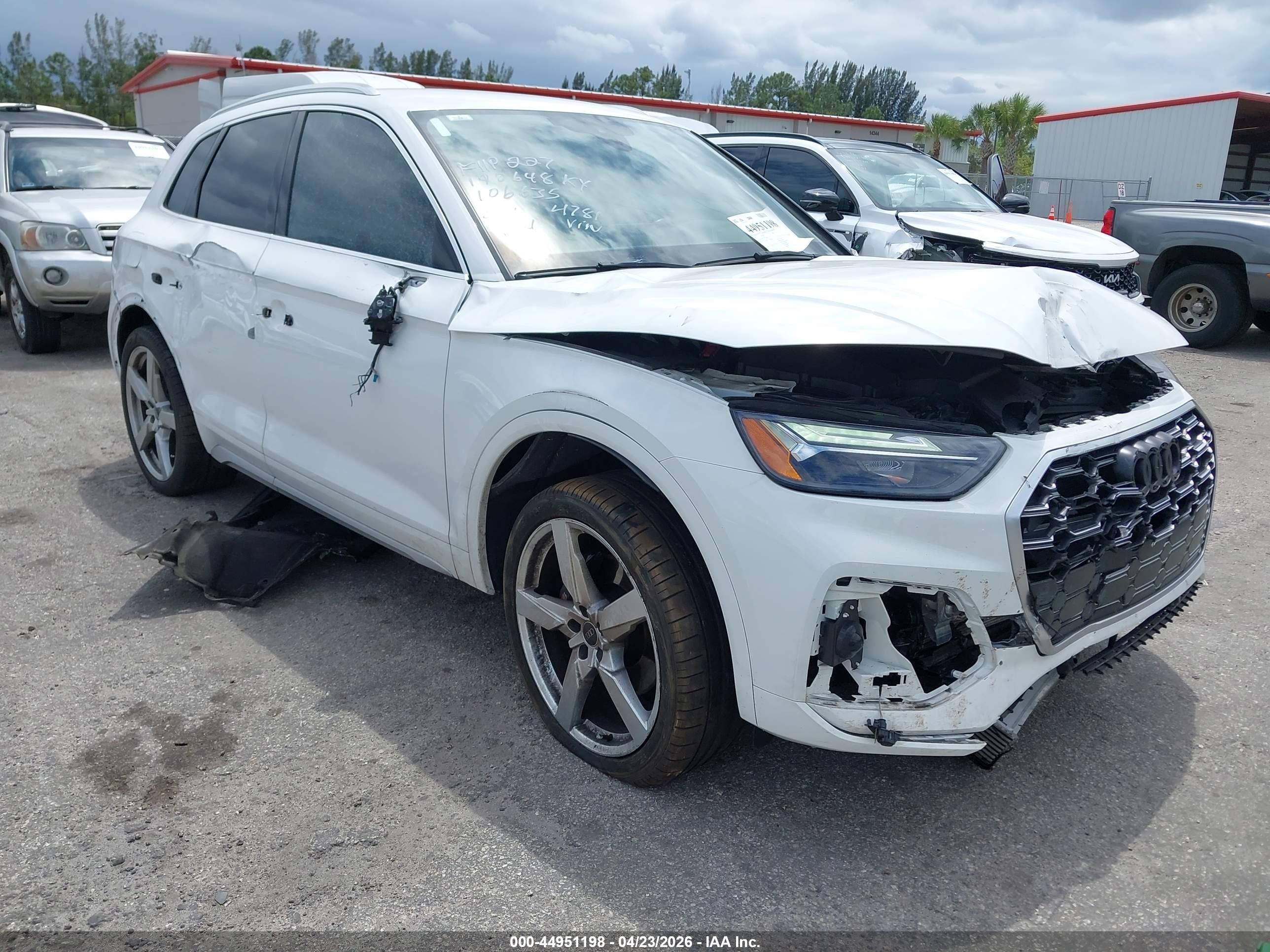 2022 Audi SQ5 Premium, VIN WA1A4AFY6N2044781 — Front end