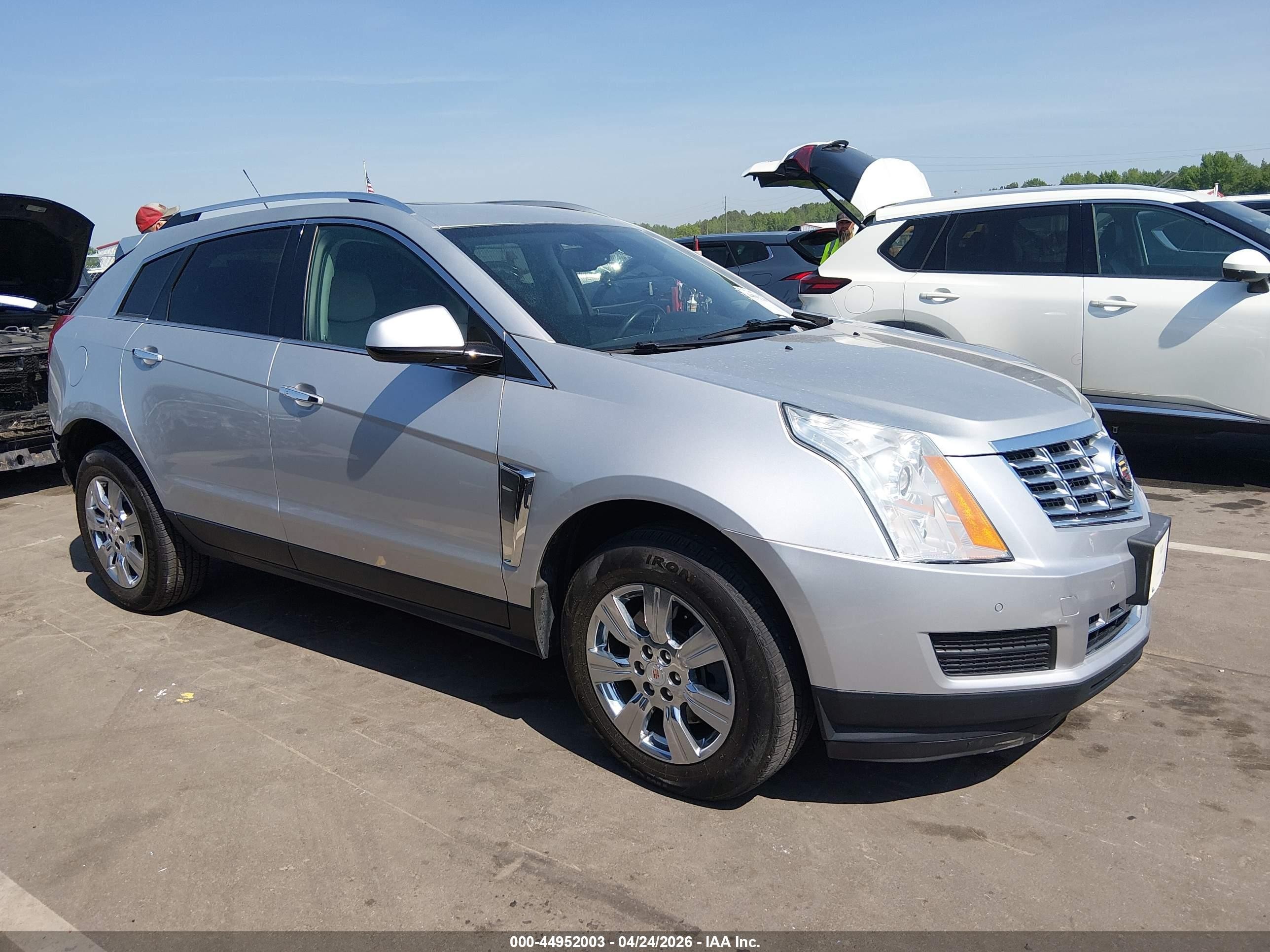 2016 Cadillac SRX Luxury Collection, VIN 3GYFNBE38GS529204 — Rear end