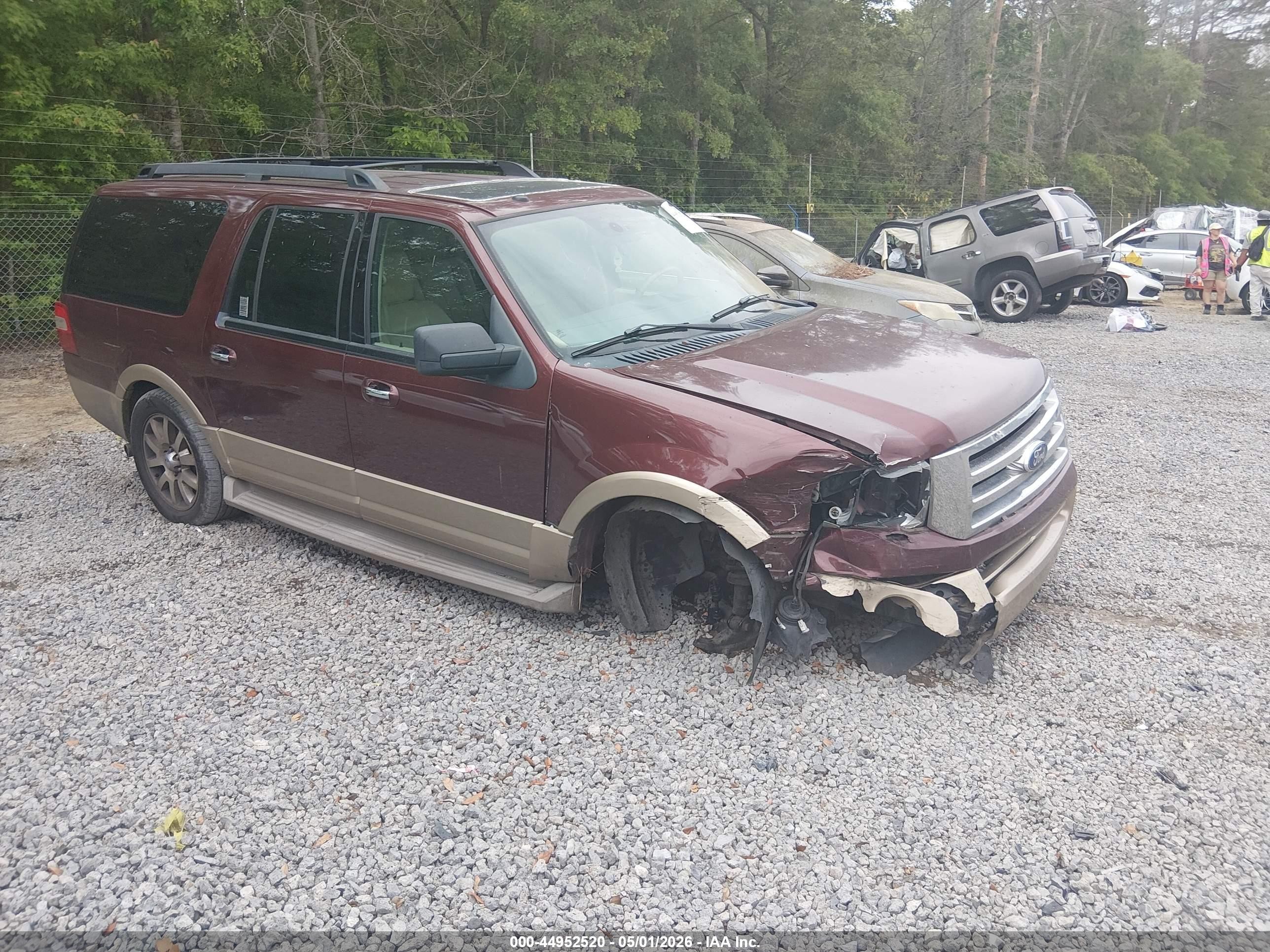 2011 Ford Expedition Max XLT, VIN 1FMJK1H51BEF34078 — Front end