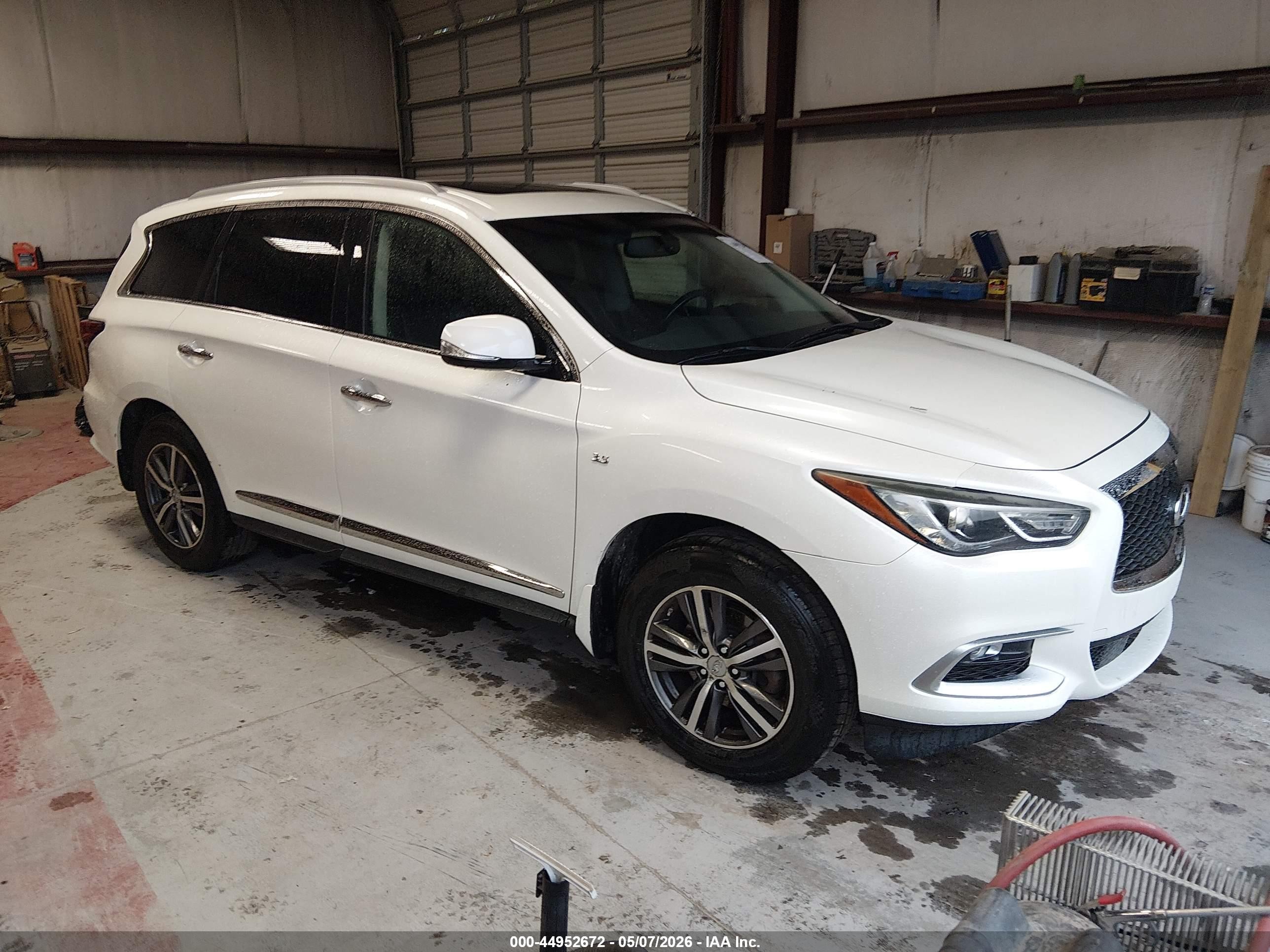 2016 Infiniti QX60, VIN 5N1AL0MM9GC503054 — Front end