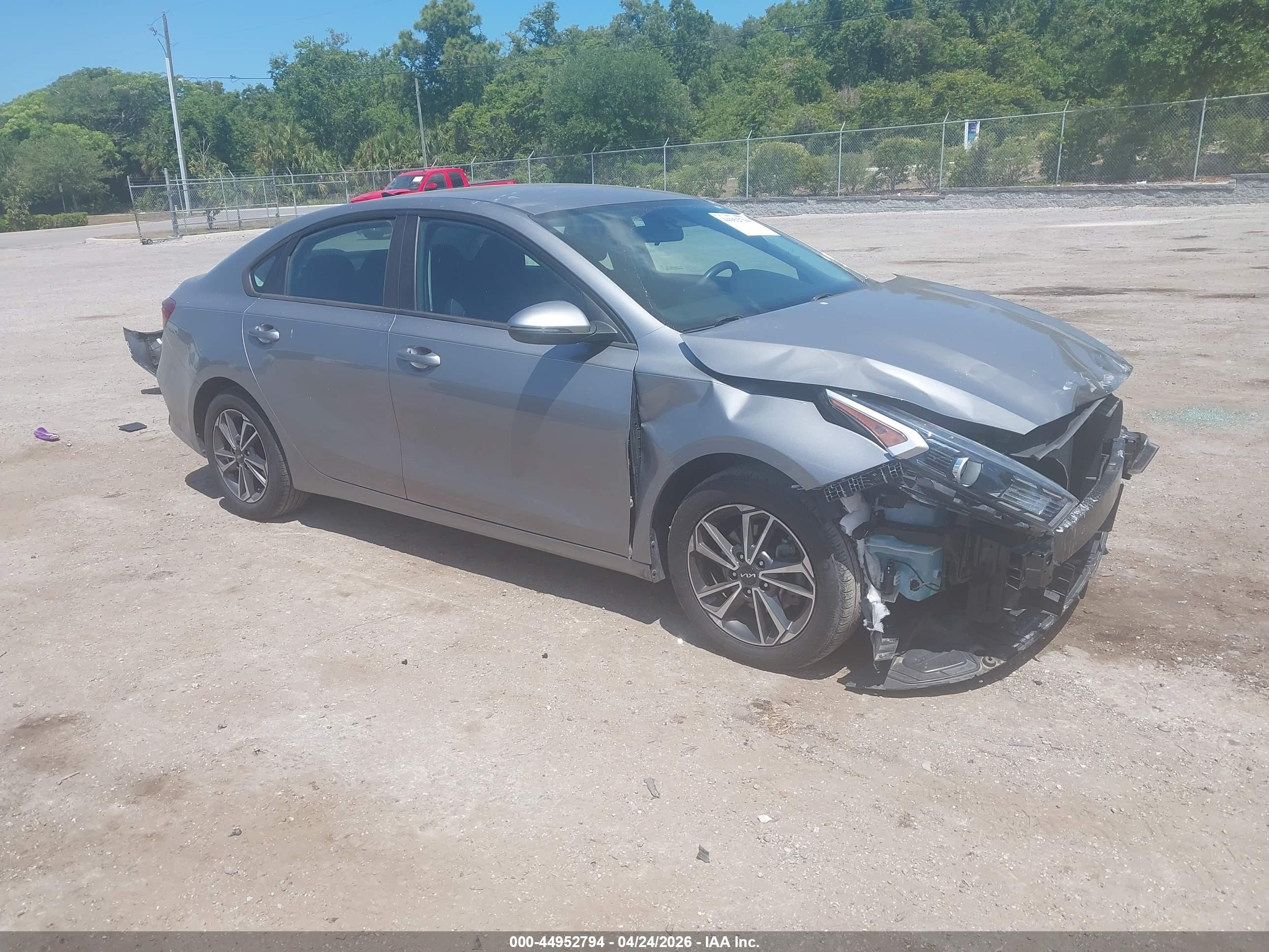 2023 Kia Forte LXS, VIN 3KPF24AD6PE521562 — Front end