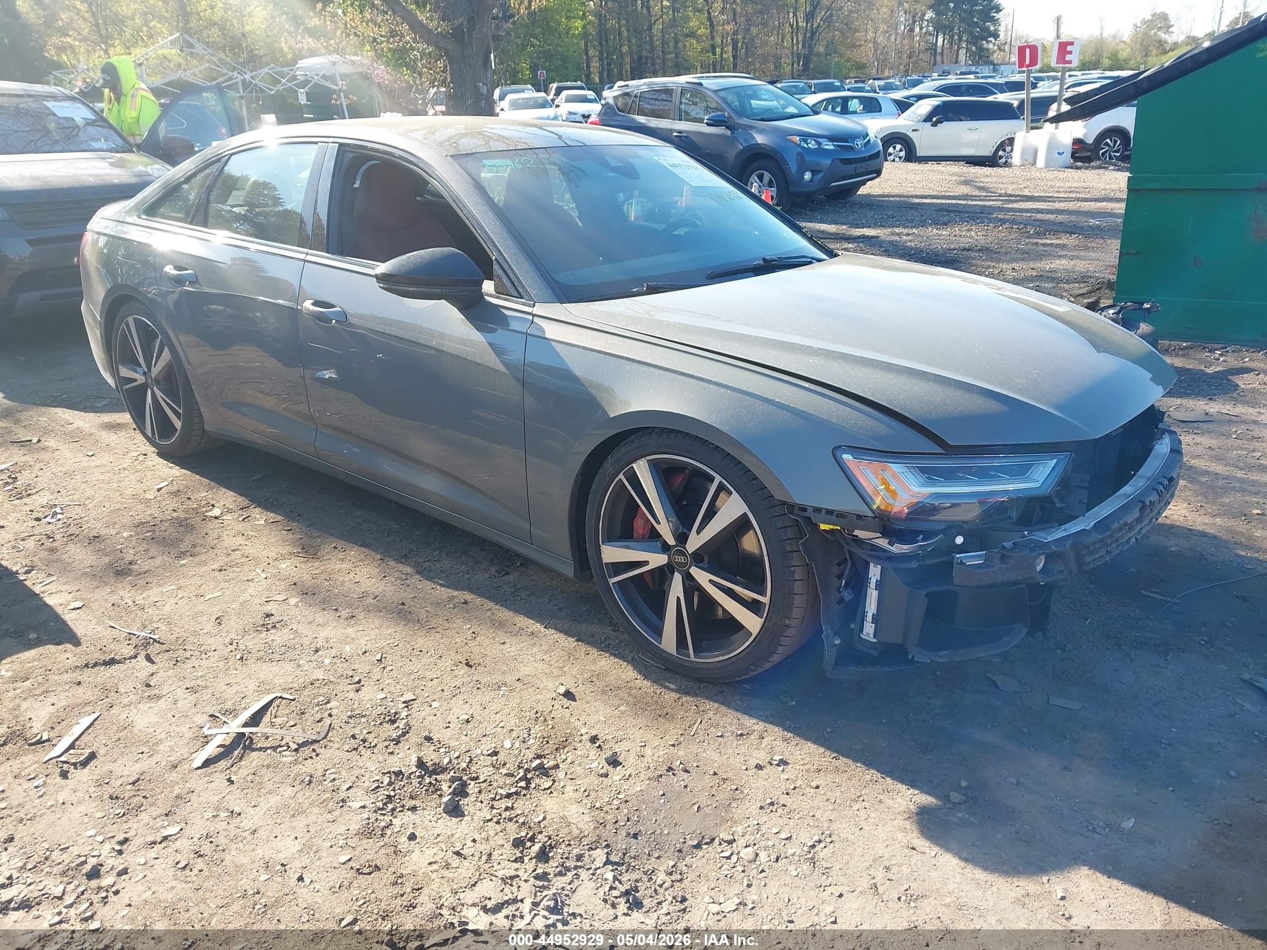 2022 Audi S6 Prestige, VIN WAUFFBF29NN035351 — Front end