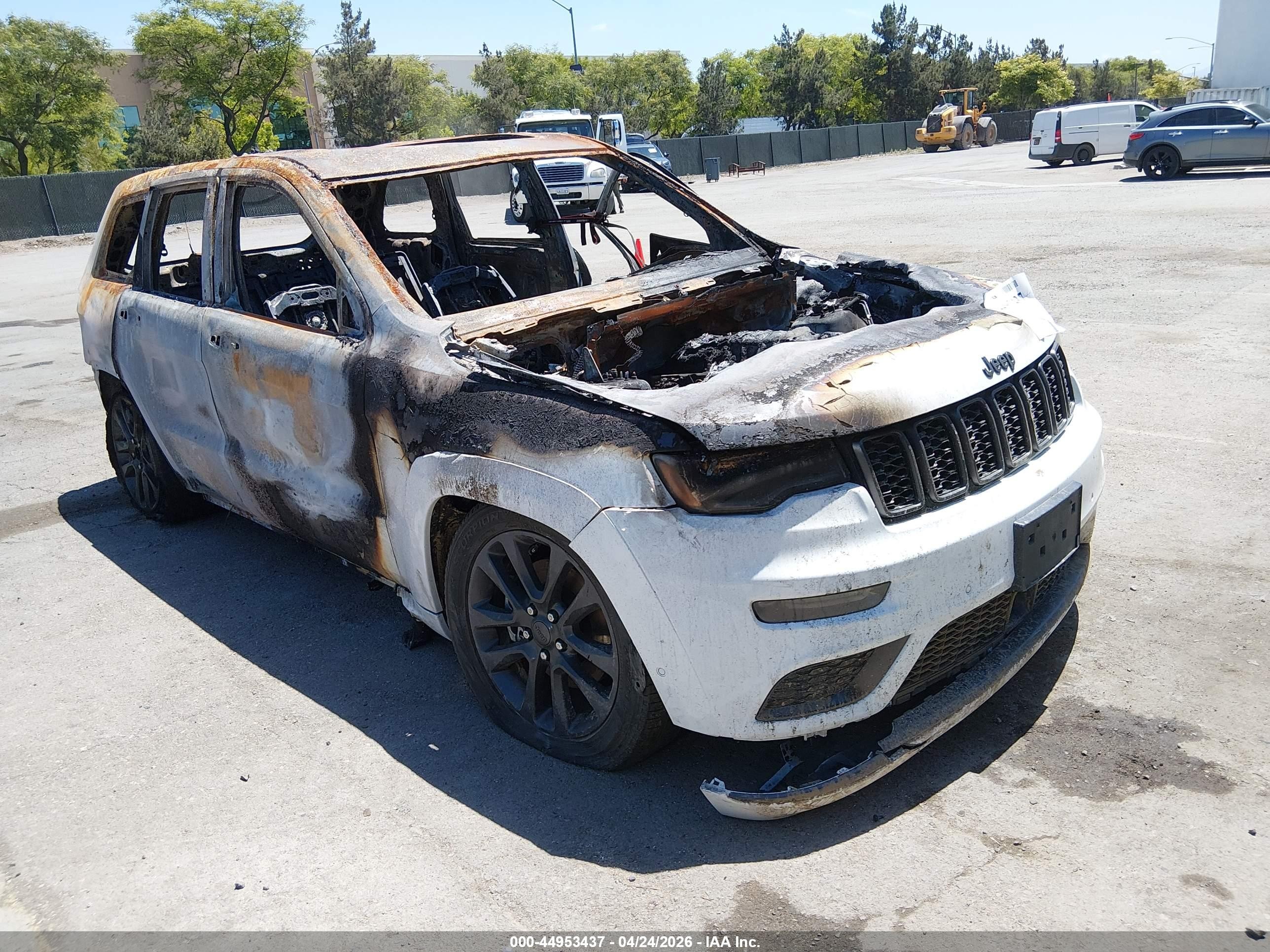 2019 Jeep Grand Cherokee Overland, VIN 1C4RJFCT2KC785295 — Burn
