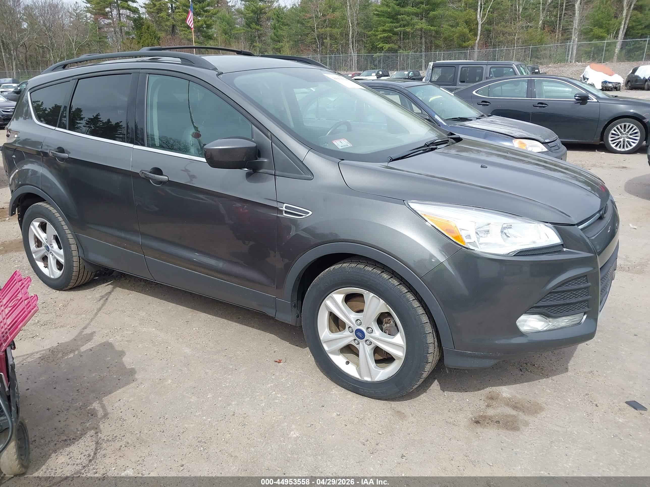 2015 Ford Escape SE, VIN 1FMCU9G99FUC18543 — Rear end
