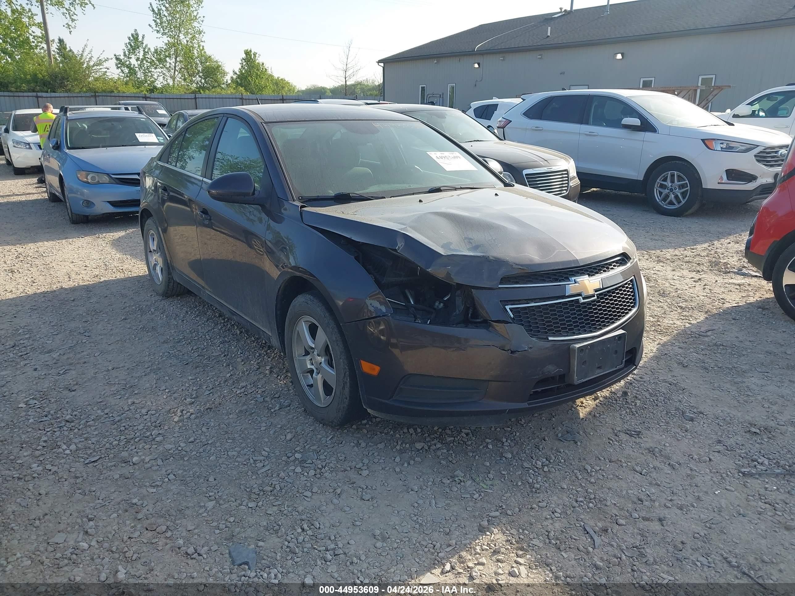 2014 Chevrolet Cruze 1LT, VIN 1G1PC5SB0E7411942 — Front end