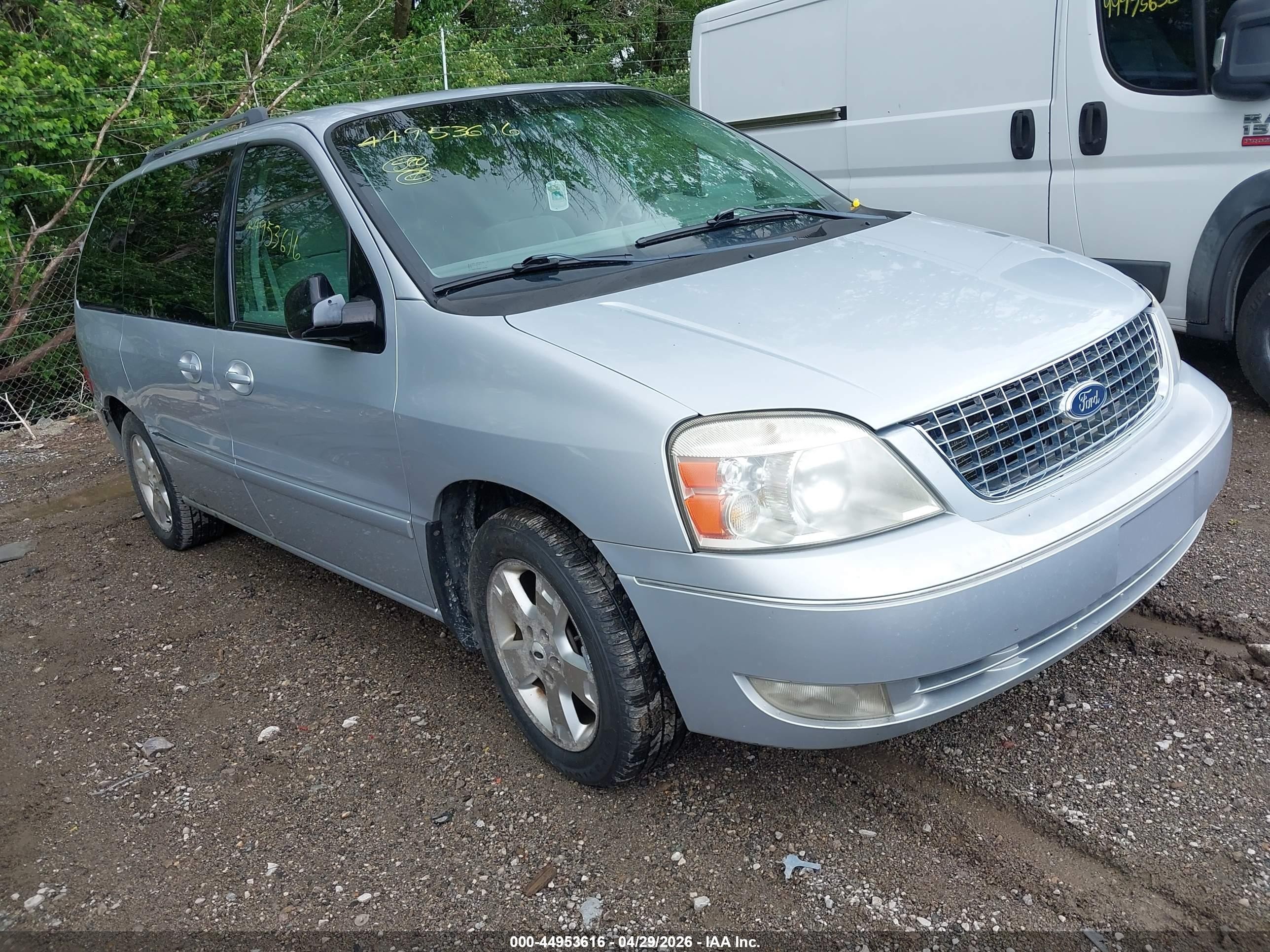 2007 Ford Freestar SEL, VIN 2FMZA52237BA05505 — Front end