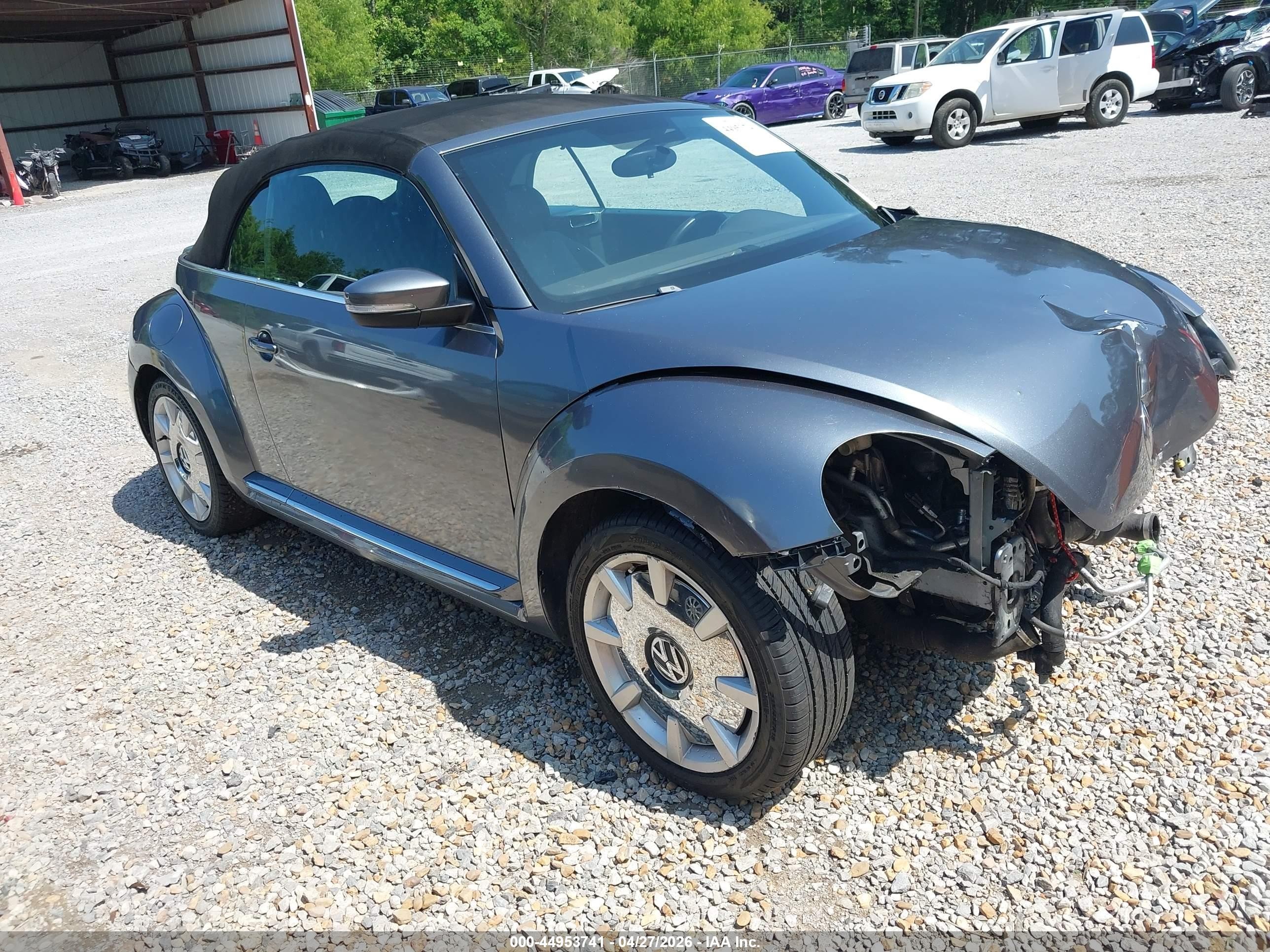 2015 Volkswagen Beetle 1.8T, VIN 3VW507ATXFM800265 — Front end