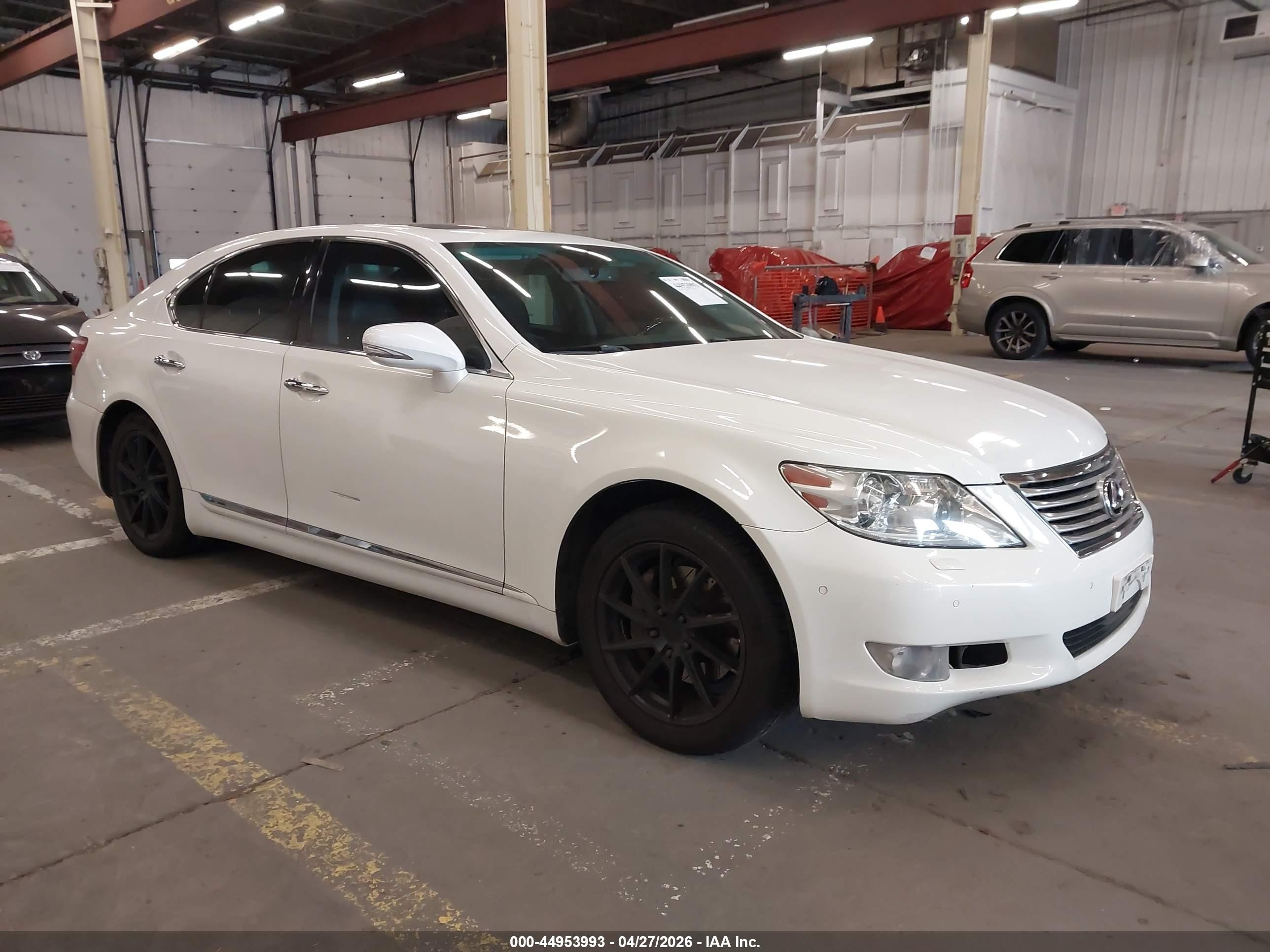 2011 Lexus LS 460, VIN JTHBL5EF1B5106603 — Side