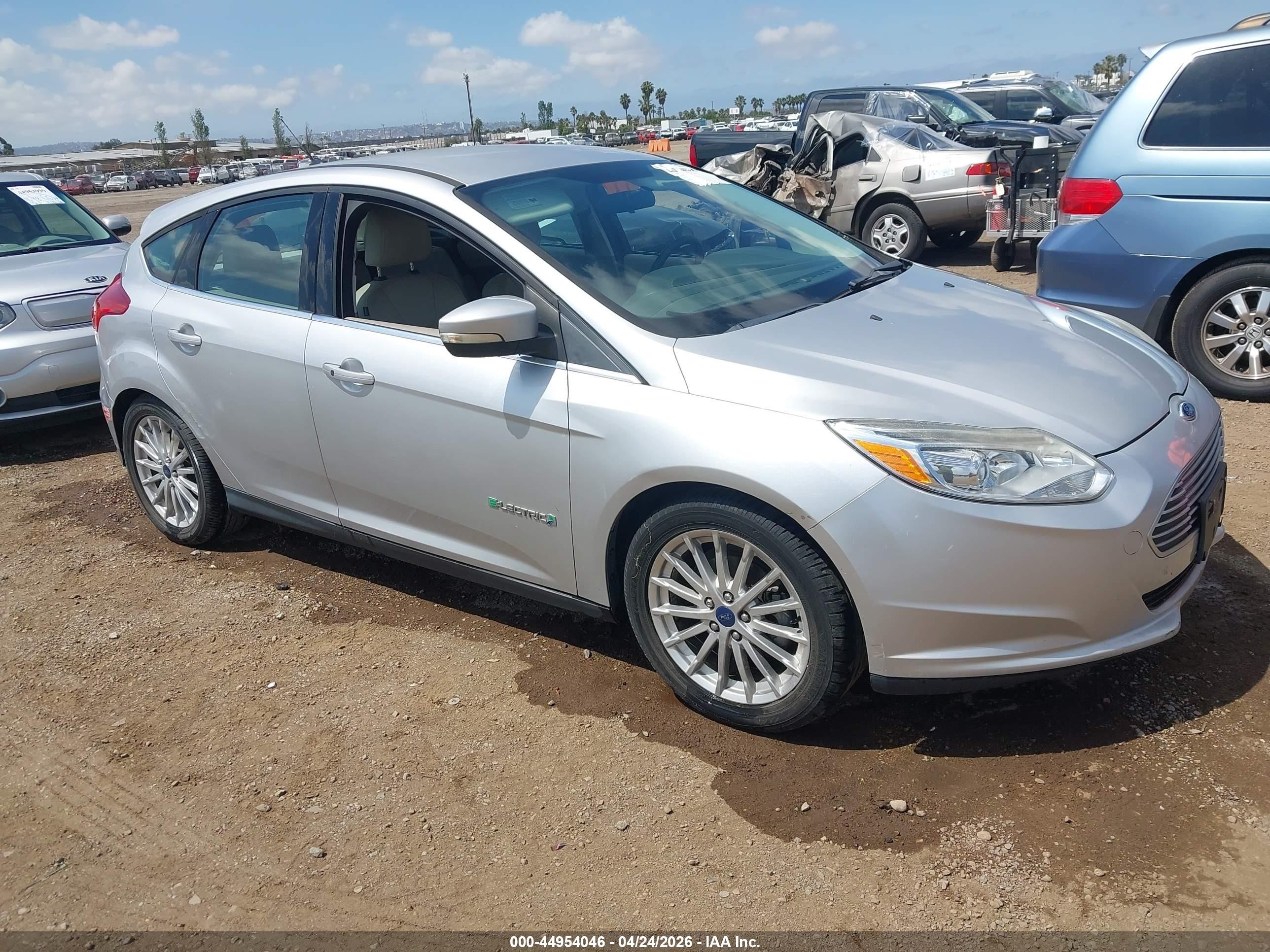 2016 Ford Focus Electric, VIN 1FADP3R40GL306442 — Normal wear