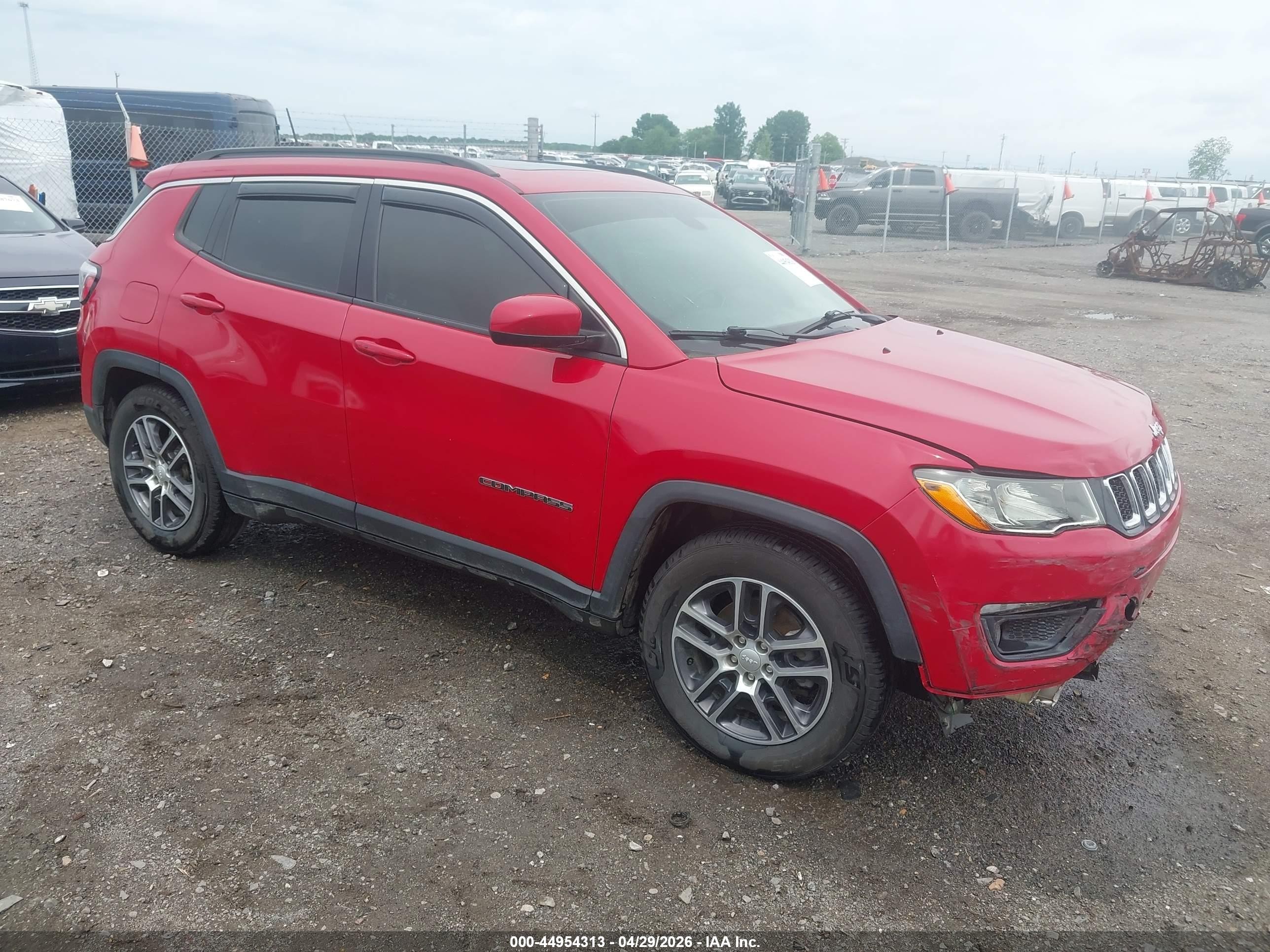 2019 Jeep Compass Altitude, VIN 3C4NJCBB4KT692899 — Перед