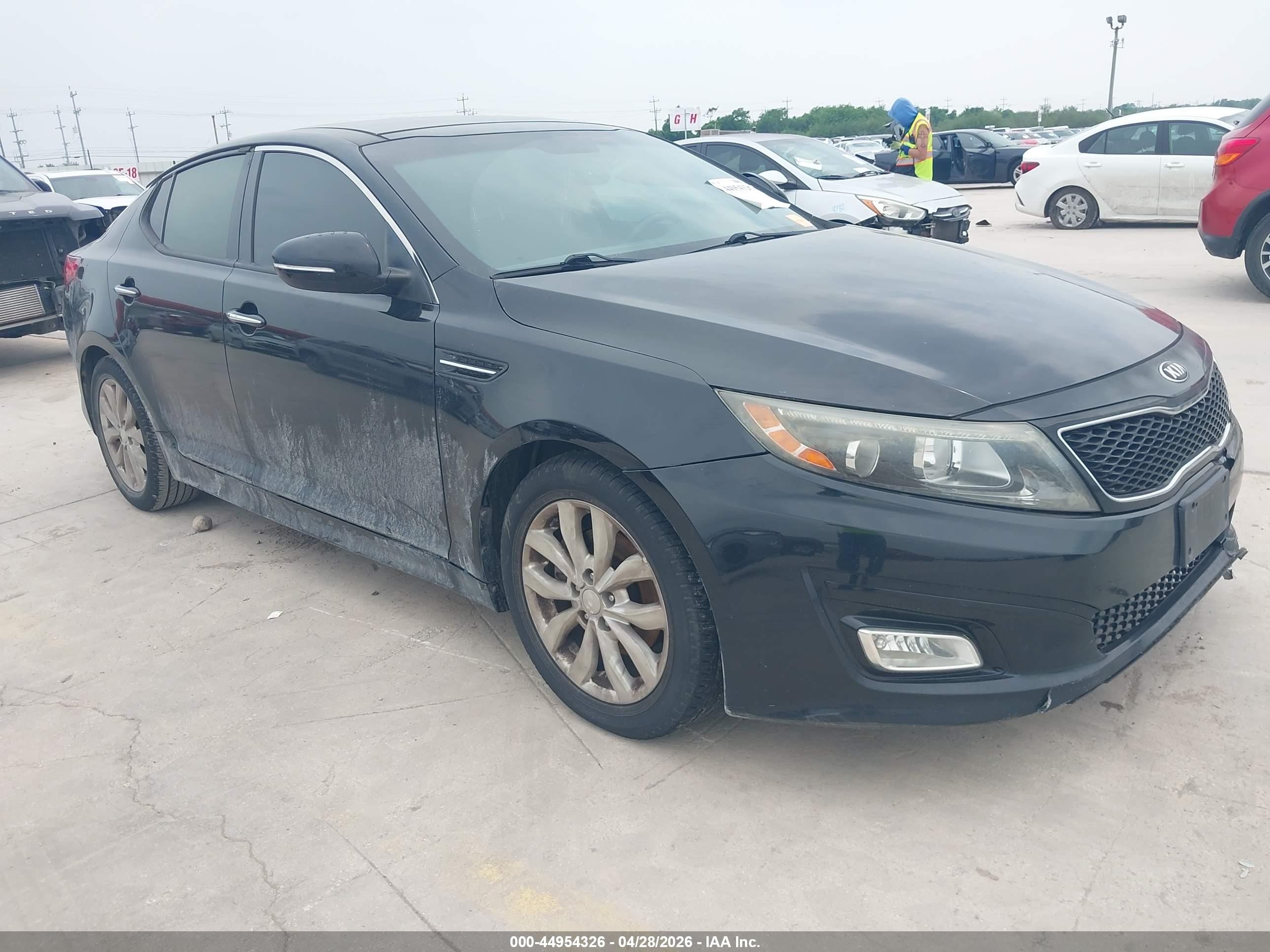 2015 Kia Optima EX, VIN 5XXGN4A70FG517082 — Перед