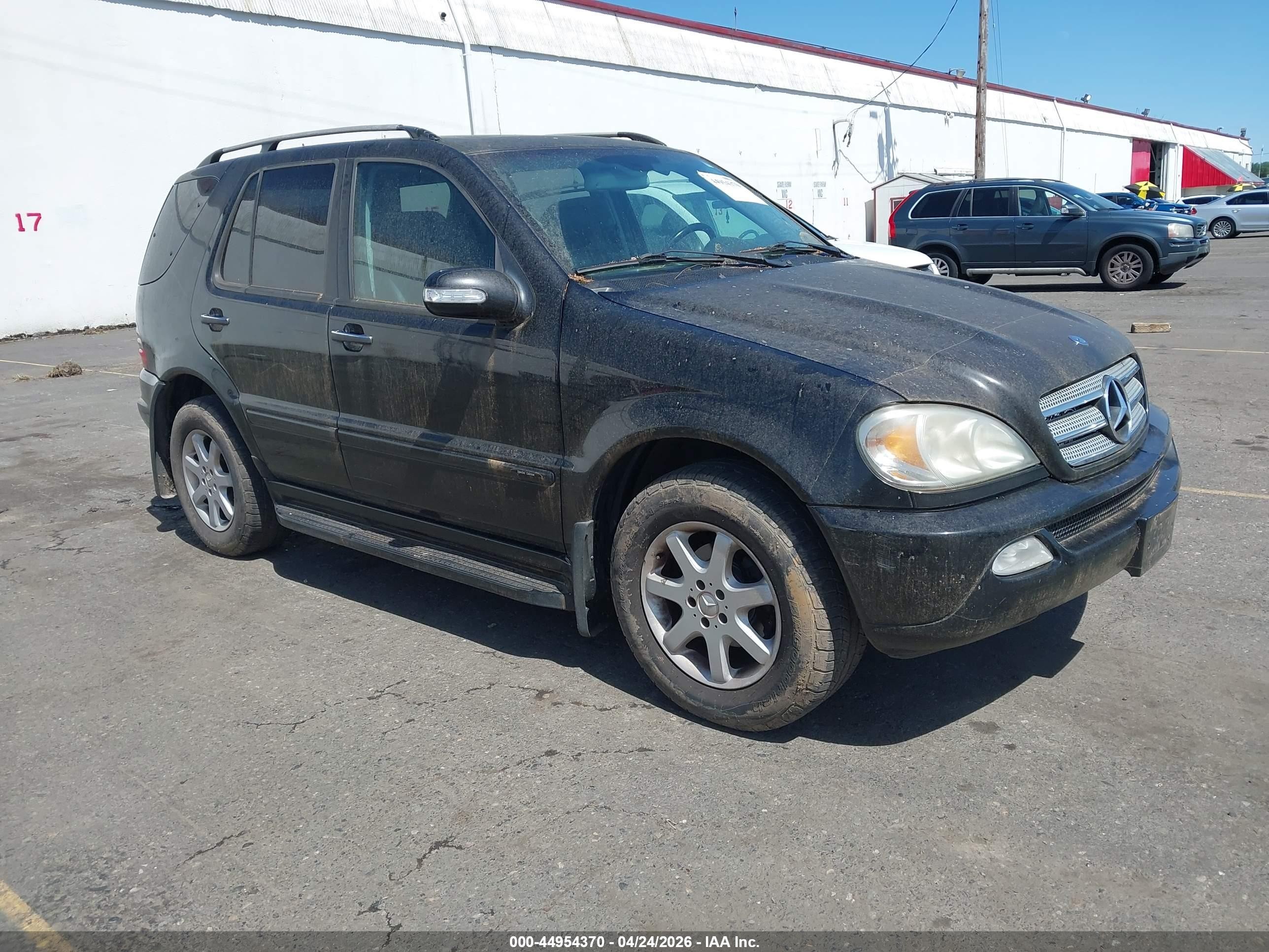 2005 Mercedes-Benz M 350, VIN 4JGAB57E05A562085 — Water / flood