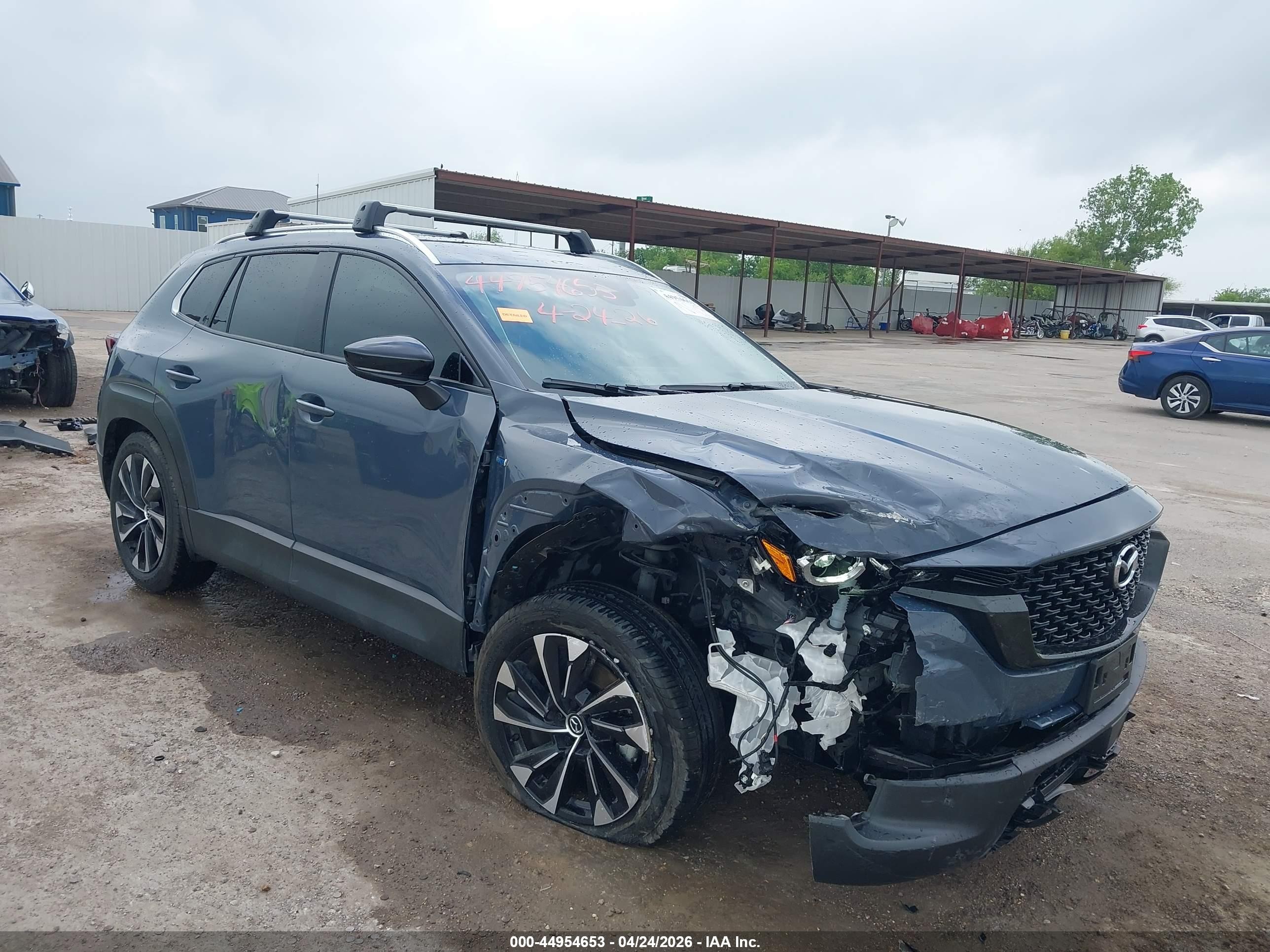 2025 Mazda CX-50 Hybrid Premium Plus Package, VIN 7MMVAAEW9SN114641 — Front end