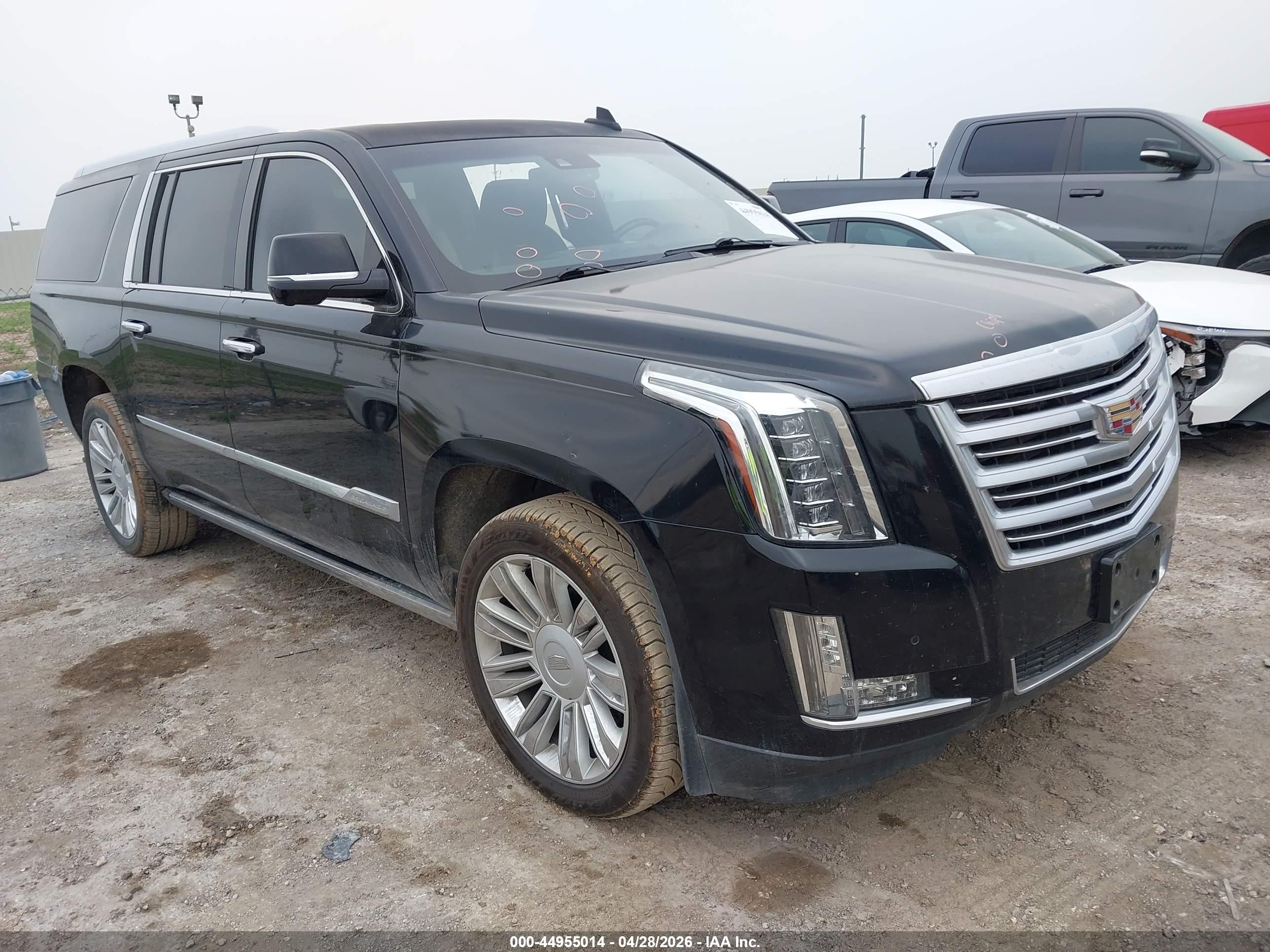 2015 Cadillac Escalade ESV Platinum, VIN 1GYS3UKJ4FR615291 — Side