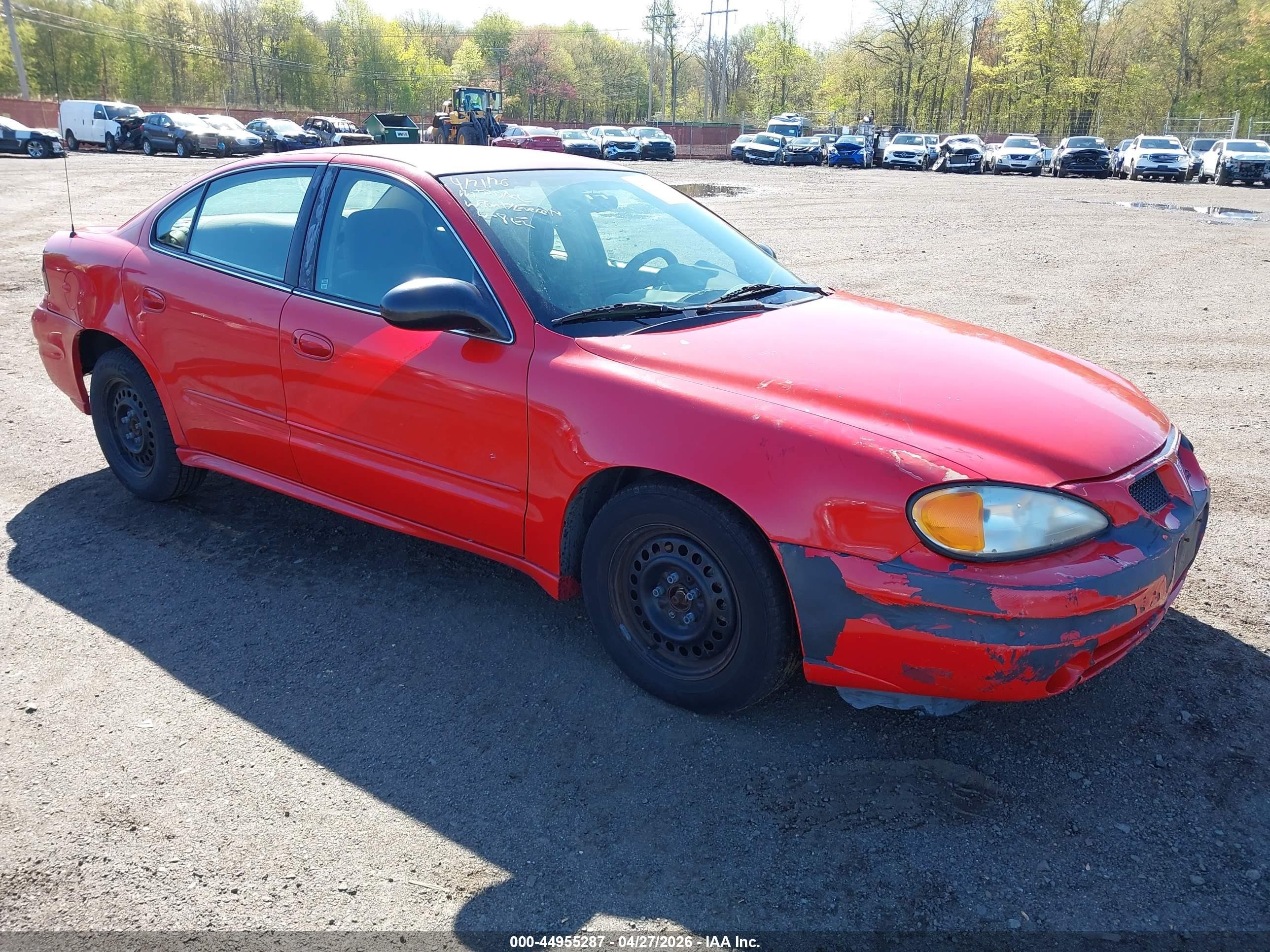 2005 Pontiac Grand Am SE, VIN 1G2NE52F15M186447 — Front end