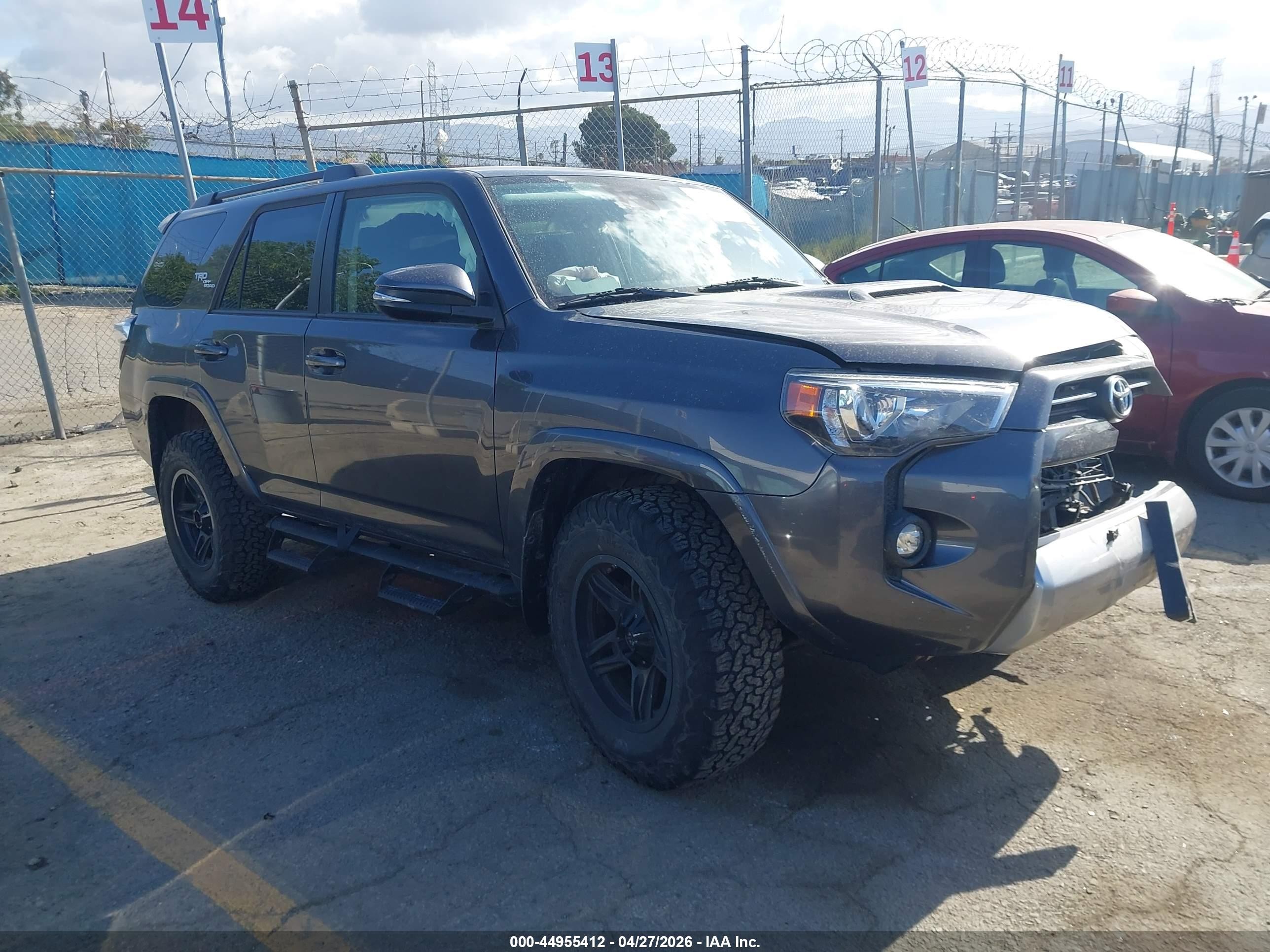 2021 Toyota 4Runner TRD Off Road Premium, VIN JTERU5JR3M5865314 — Фото с аукциона