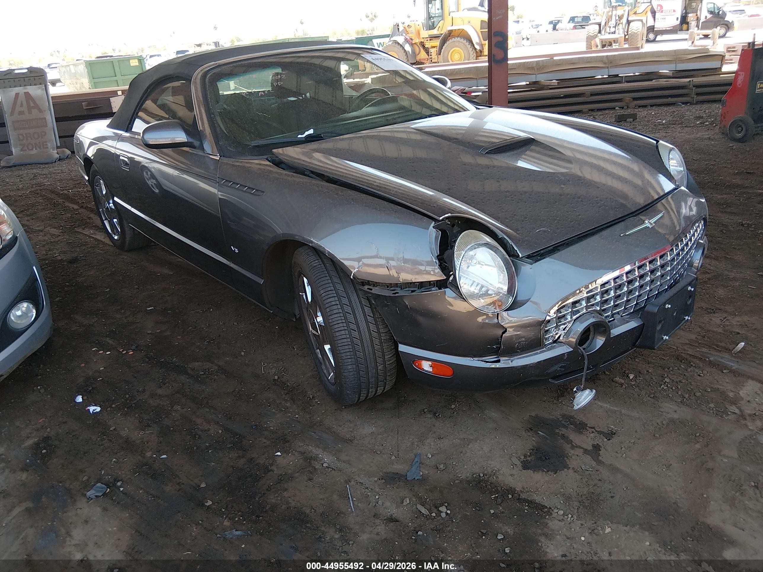 2003 Ford Thunderbird Deluxe, VIN 1FAHP60A33Y107727 — Front end