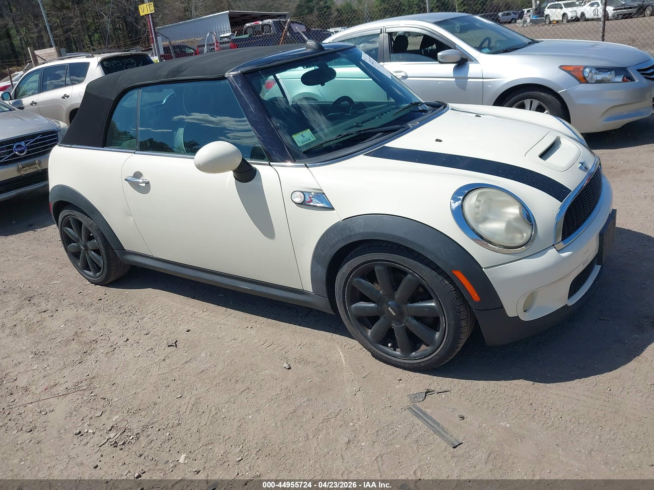 2009 MINI Convertible S, VIN WMWMS33559TY50462 — Normal wear