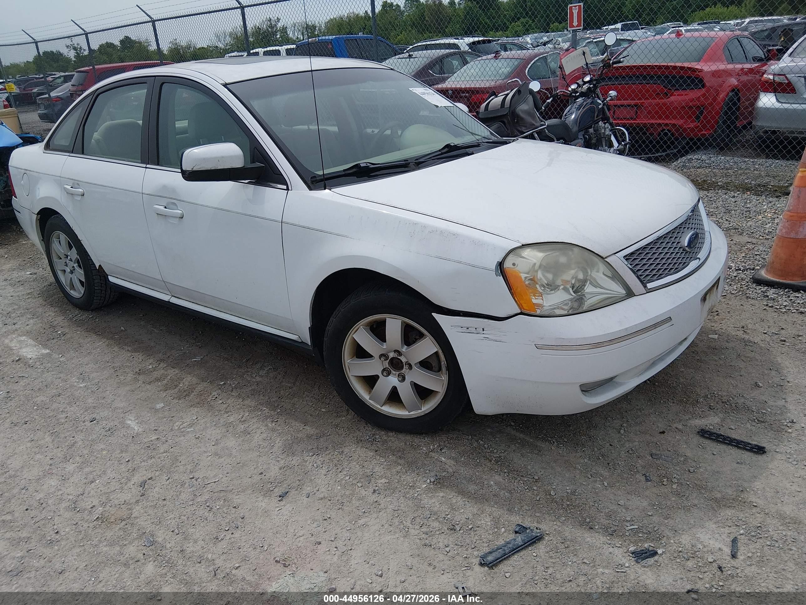 2007 Ford Five Hundred SEL, VIN 1FAHP24177G152085 — Normal wear