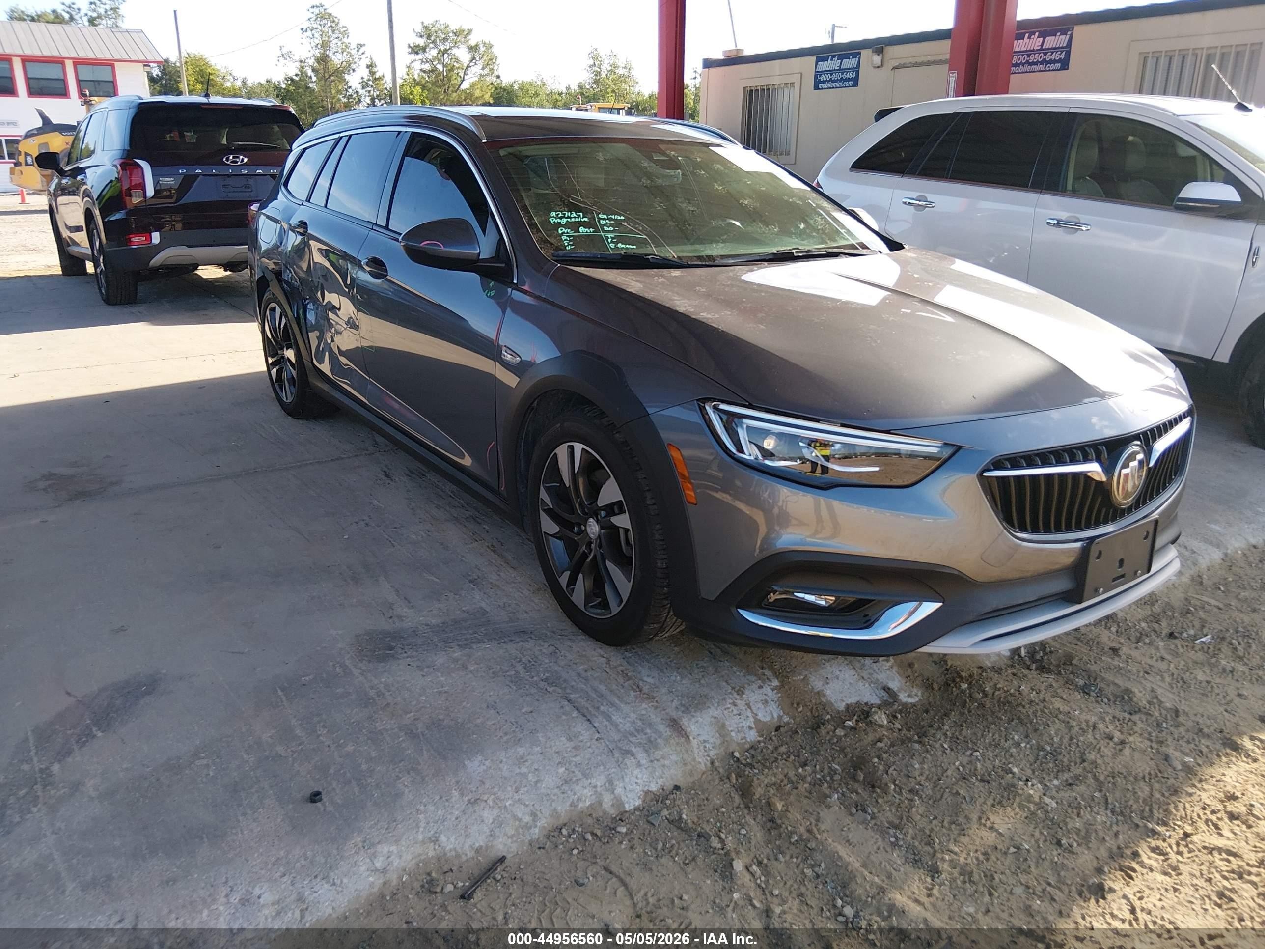 2020 Buick Regal Essence, VIN W04GV8SX7L1001907 — Бок