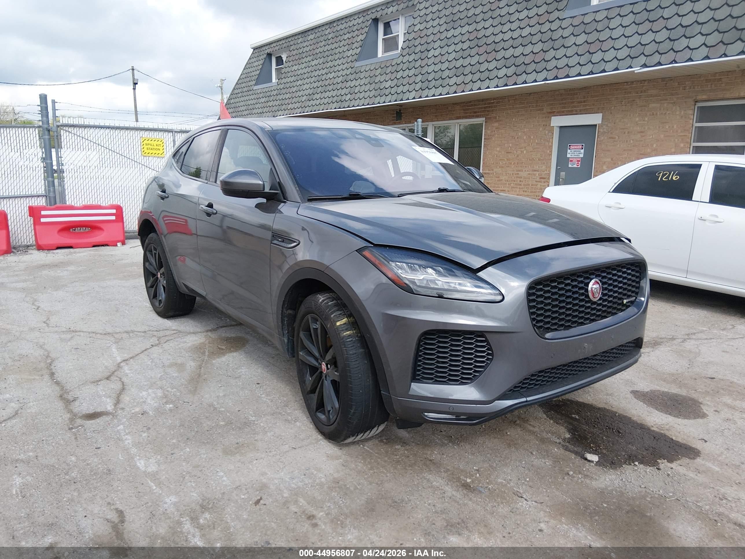 2020 Jaguar E-Pace Checkered Flag Edition, VIN SADF12FX6L1011739 — Бок