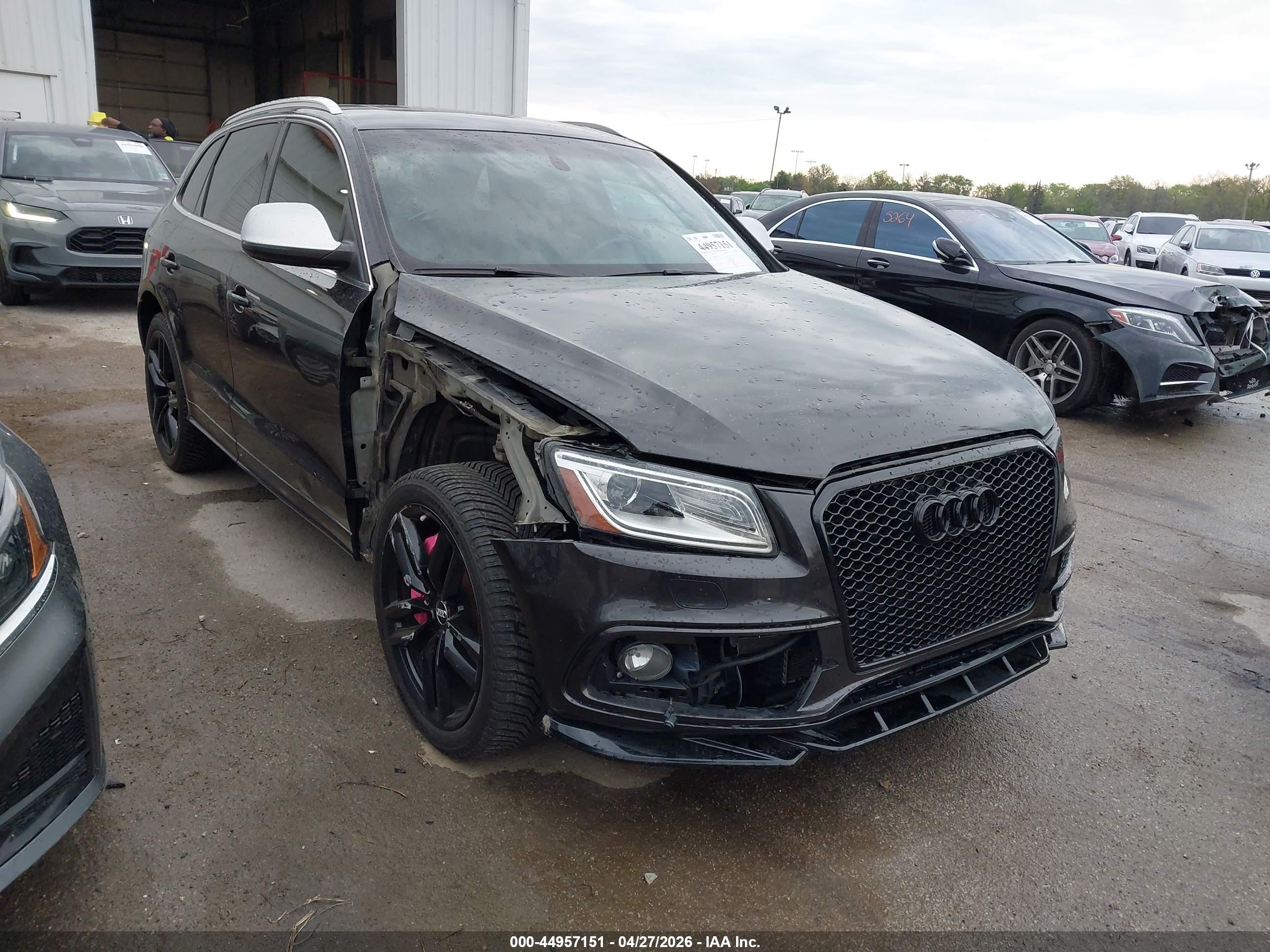 2014 Audi SQ5 Premium Plus, VIN WA1CGAFP8EA107148 — Перед