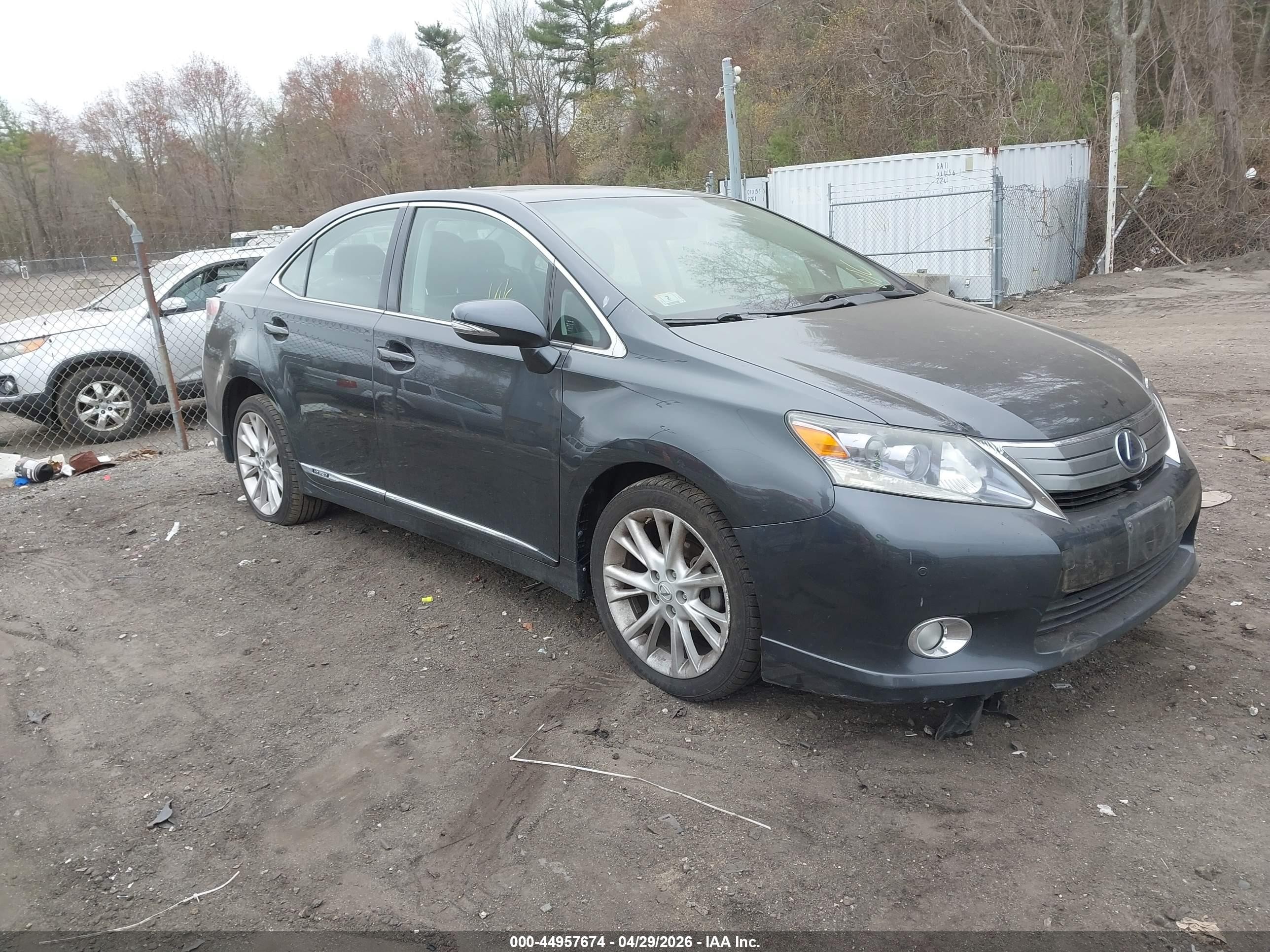 2010 Lexus HS 250h Premium, VIN JTHBB1BA2A2014386 — Front end