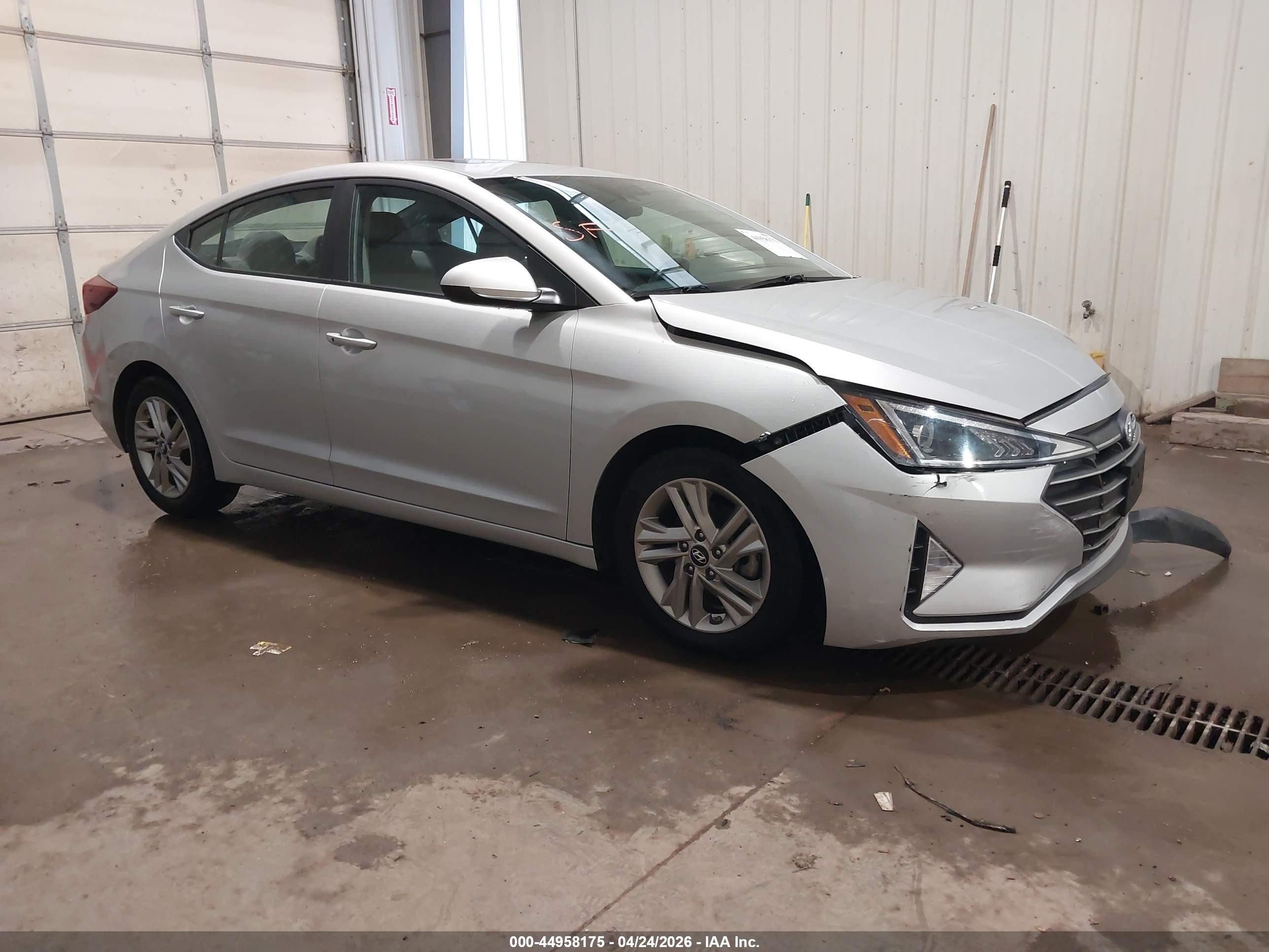 2019 Hyundai Elantra Value Edition, VIN 5NPD84LFXKH450584 — Front end