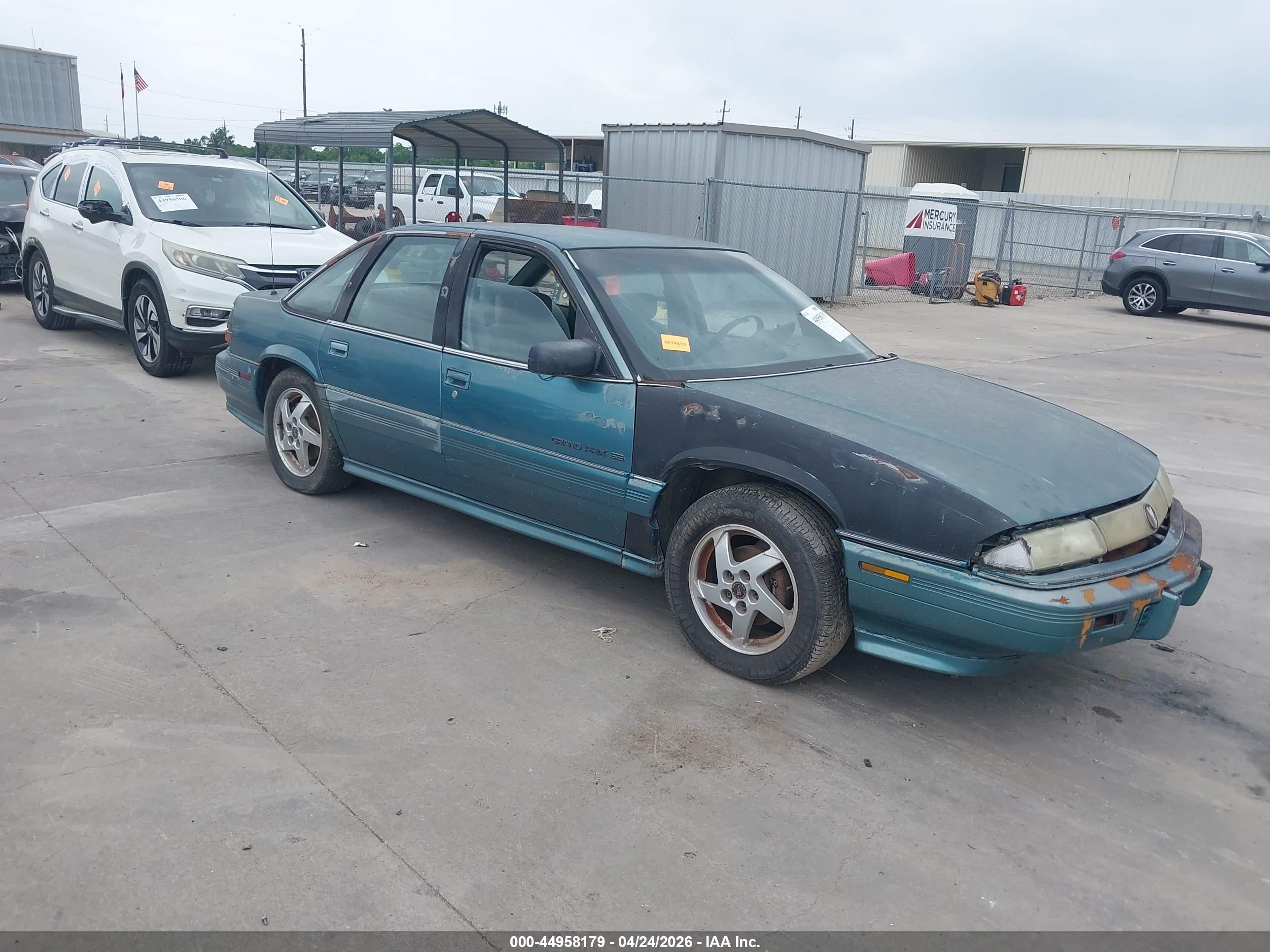 1994 Pontiac Grand Prix SE, VIN 1G2WJ52M3RF333201 — Rear end
