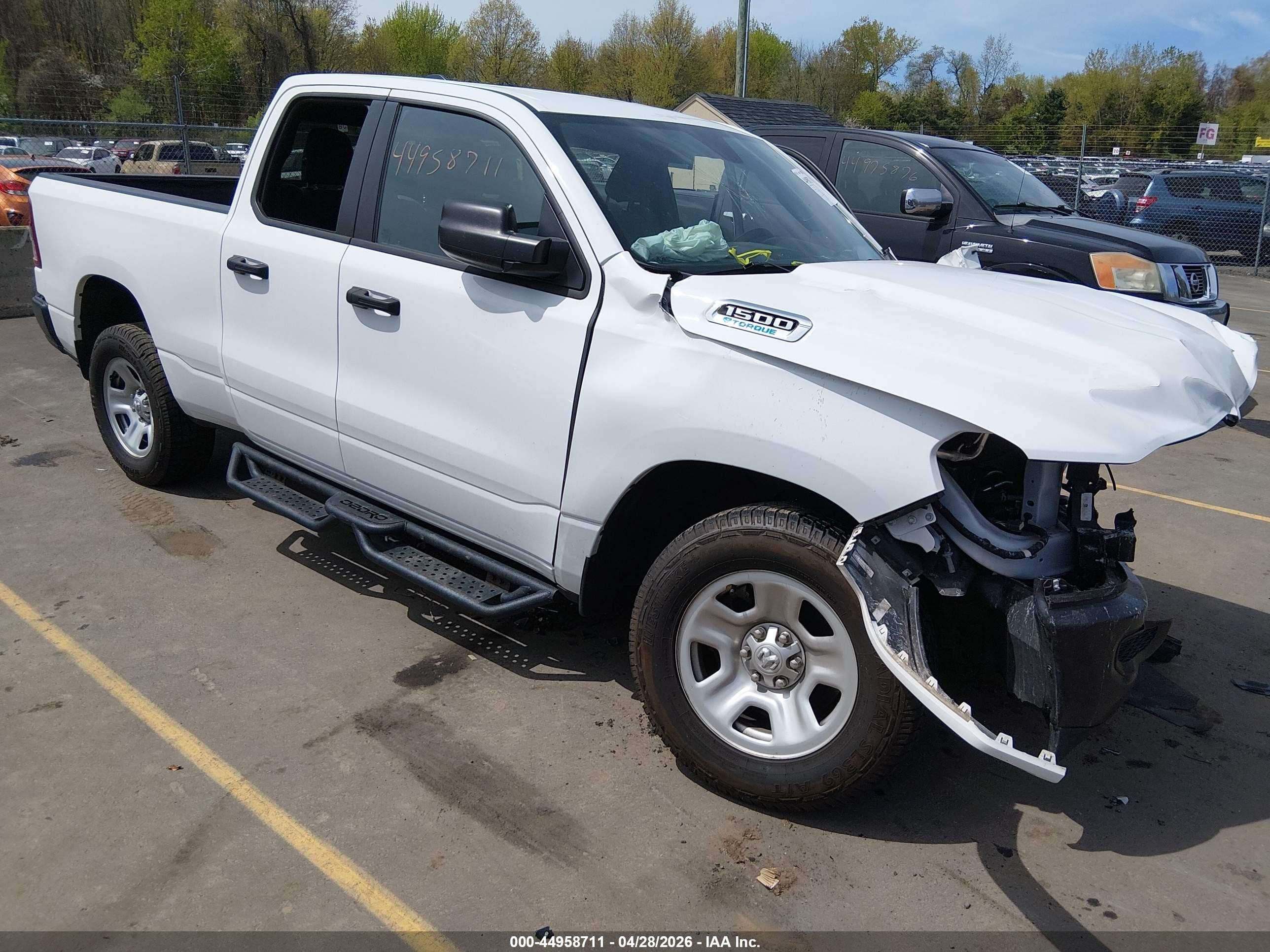 2023 Ram 1500 Tradesman, VIN 1C6RRFCG9PN668375 — Перед