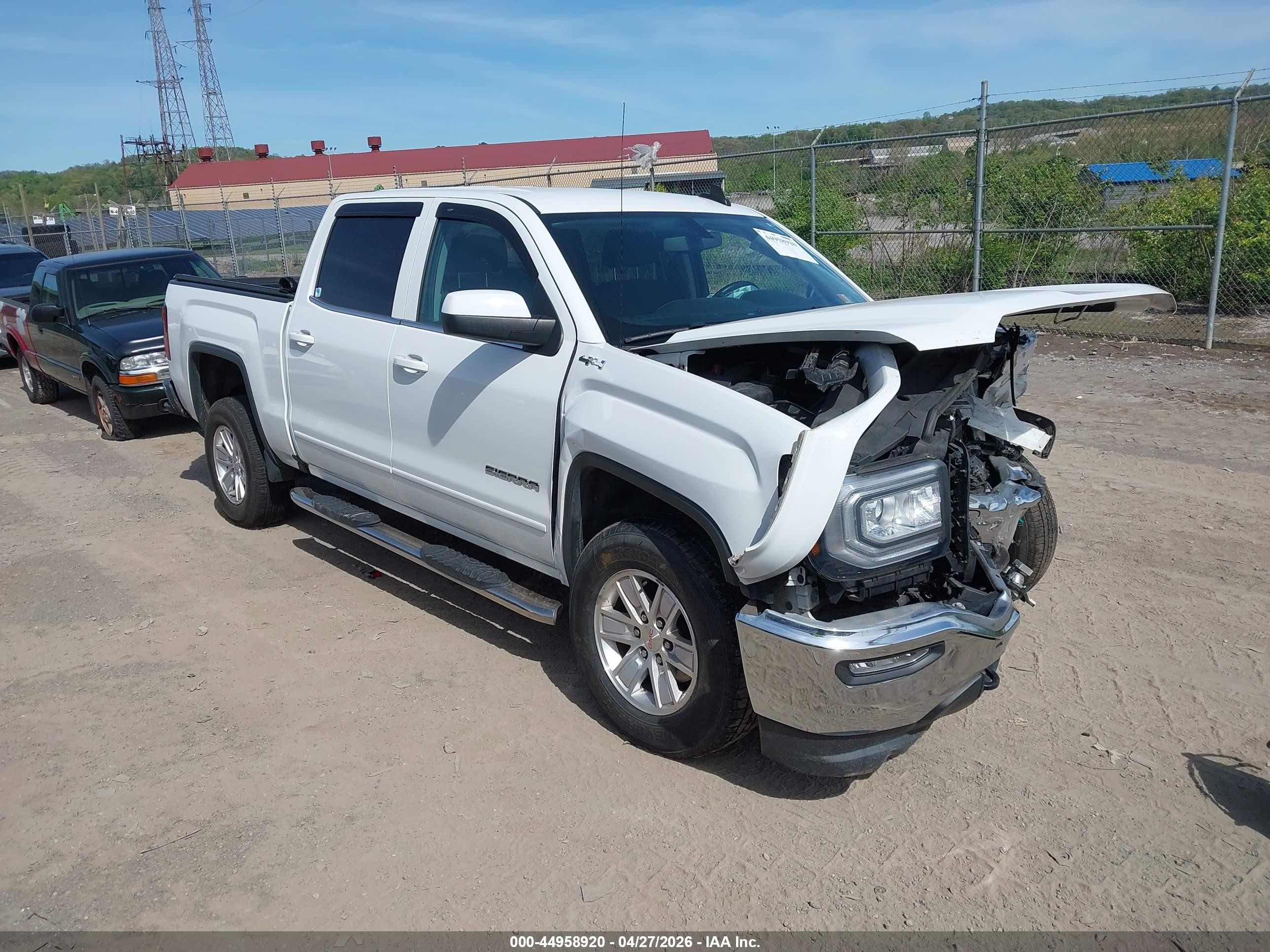 2018 GMC Sierra 1500 SLE, VIN 3GTU2MEC2JG638379 — Front end