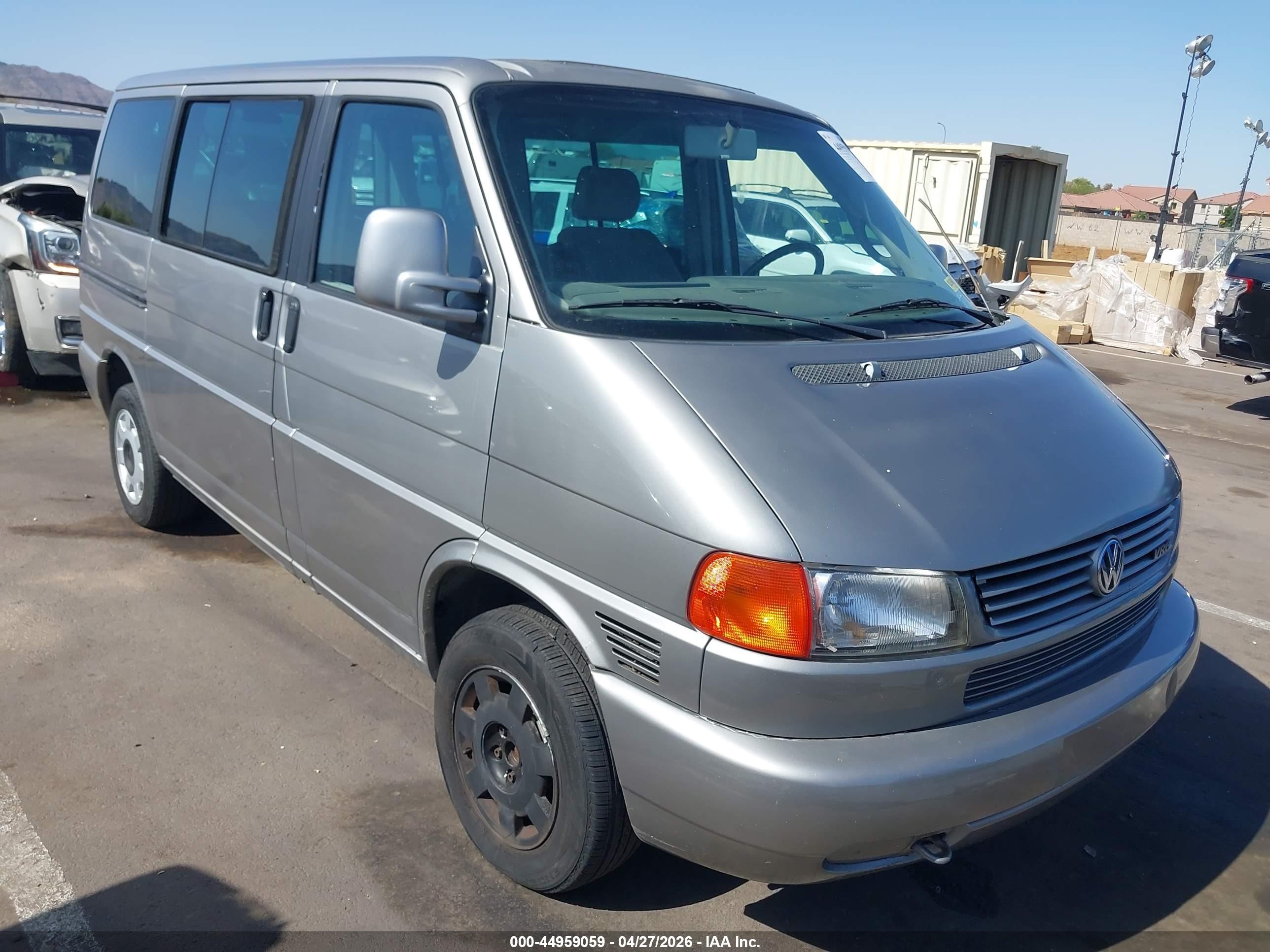 2000 Volkswagen EuroVan, VIN WV2MH4705YH095838 — Бок