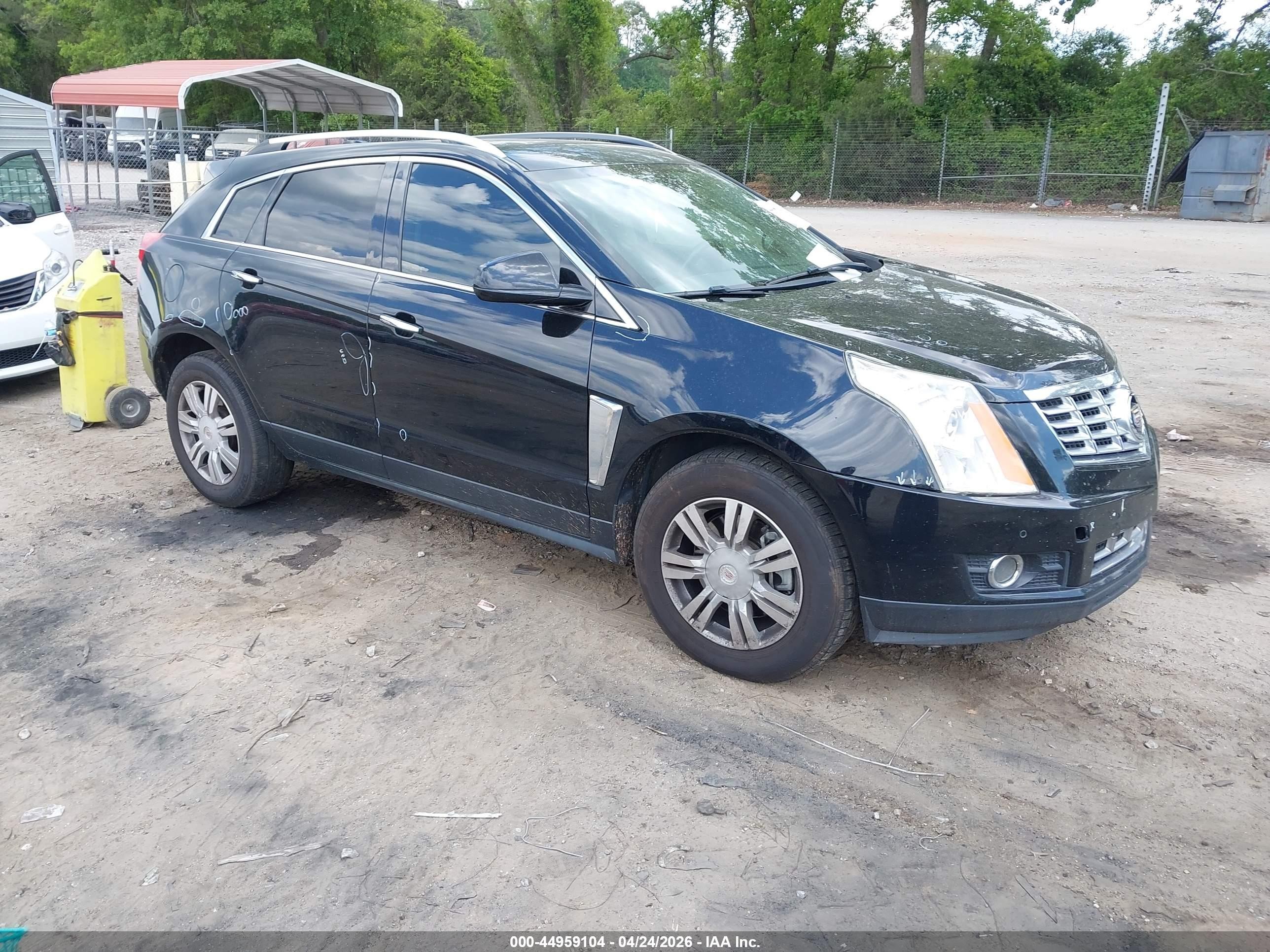 2015 Cadillac SRX Luxury Collection, VIN 3GYFNBE38FS544283 — Side