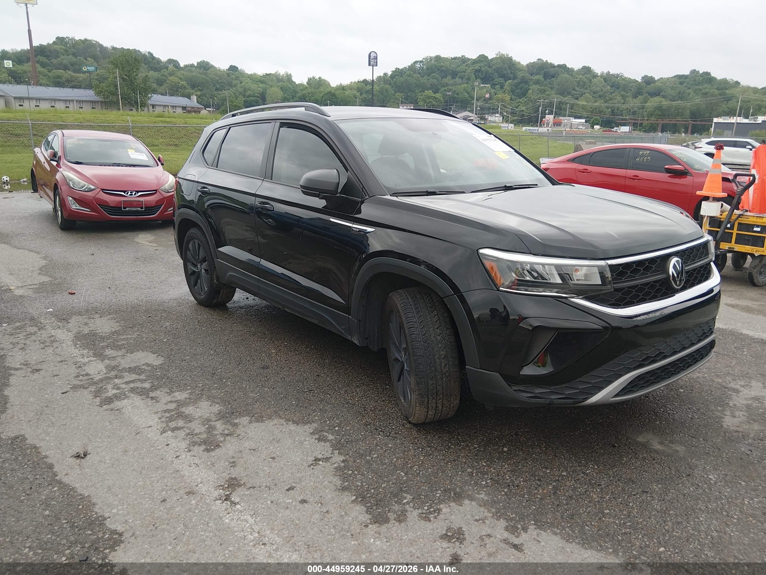 2022 Volkswagen Taos S, VIN 3VVAX7B24NM084241 — Side