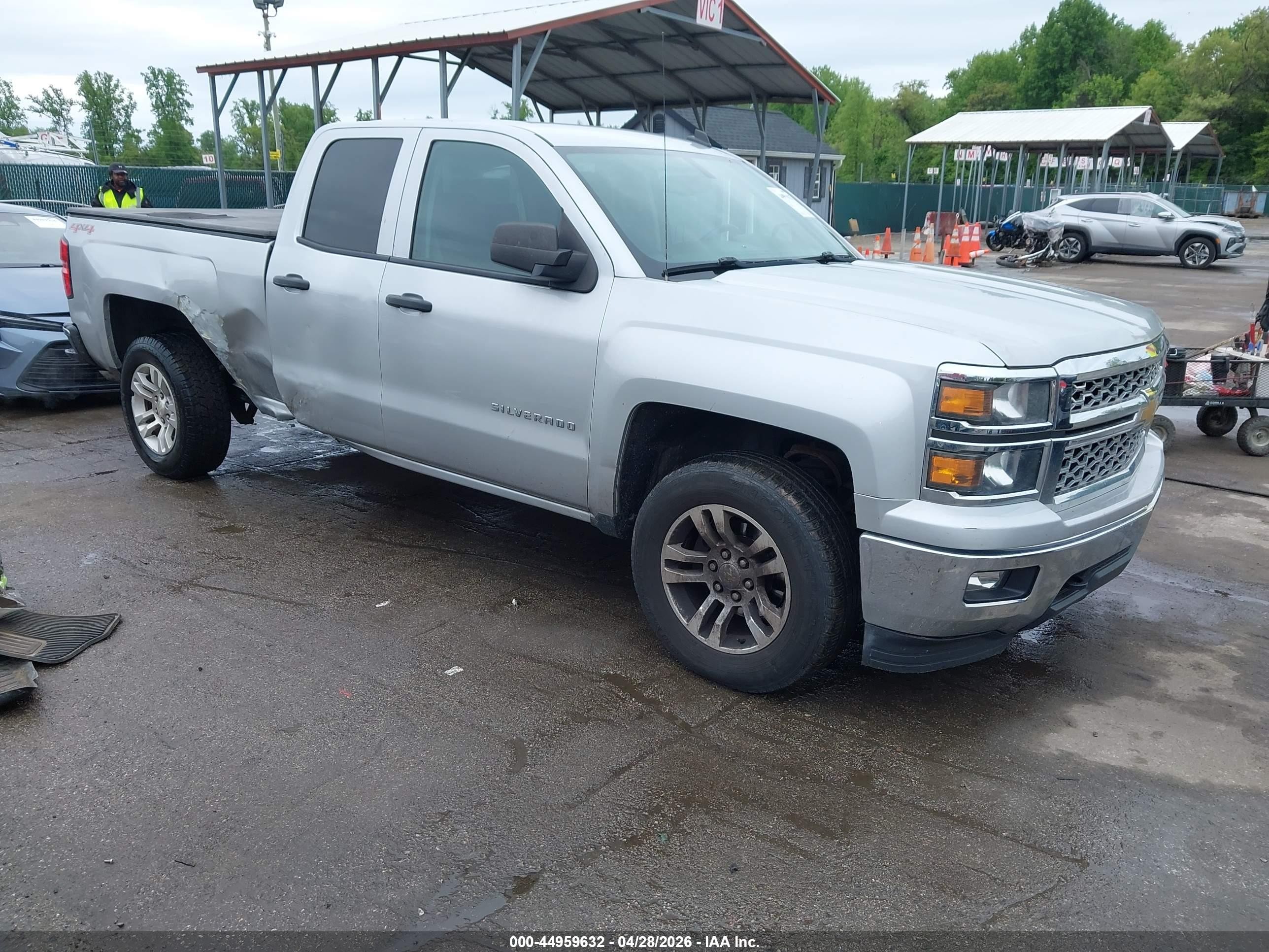 2014 Chevrolet Silverado 1500 LT, VIN 1GCVKRECXEZ169999 — Side