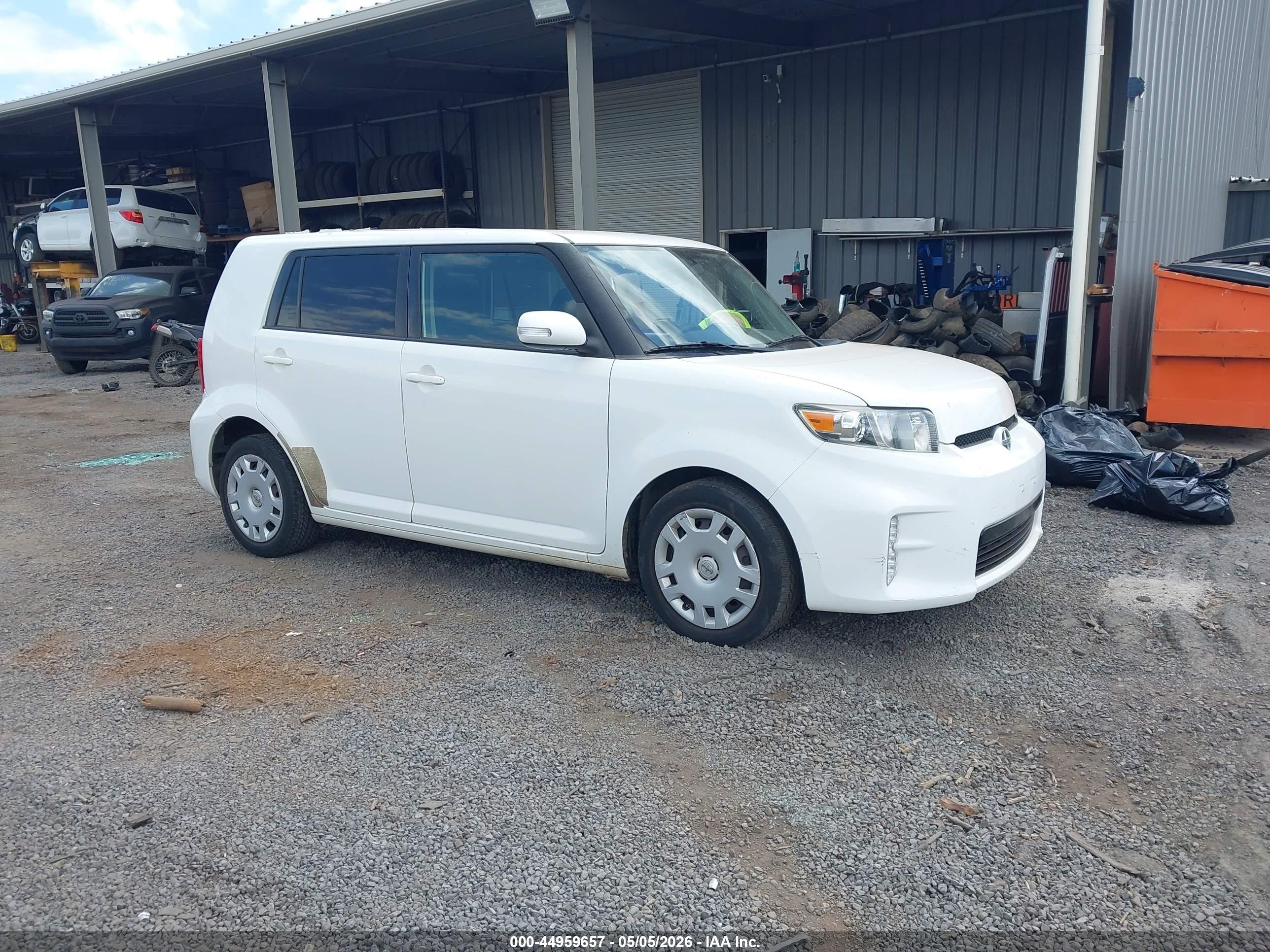2014 Scion xB, VIN JTLZE4FE1EJ065593 — Side