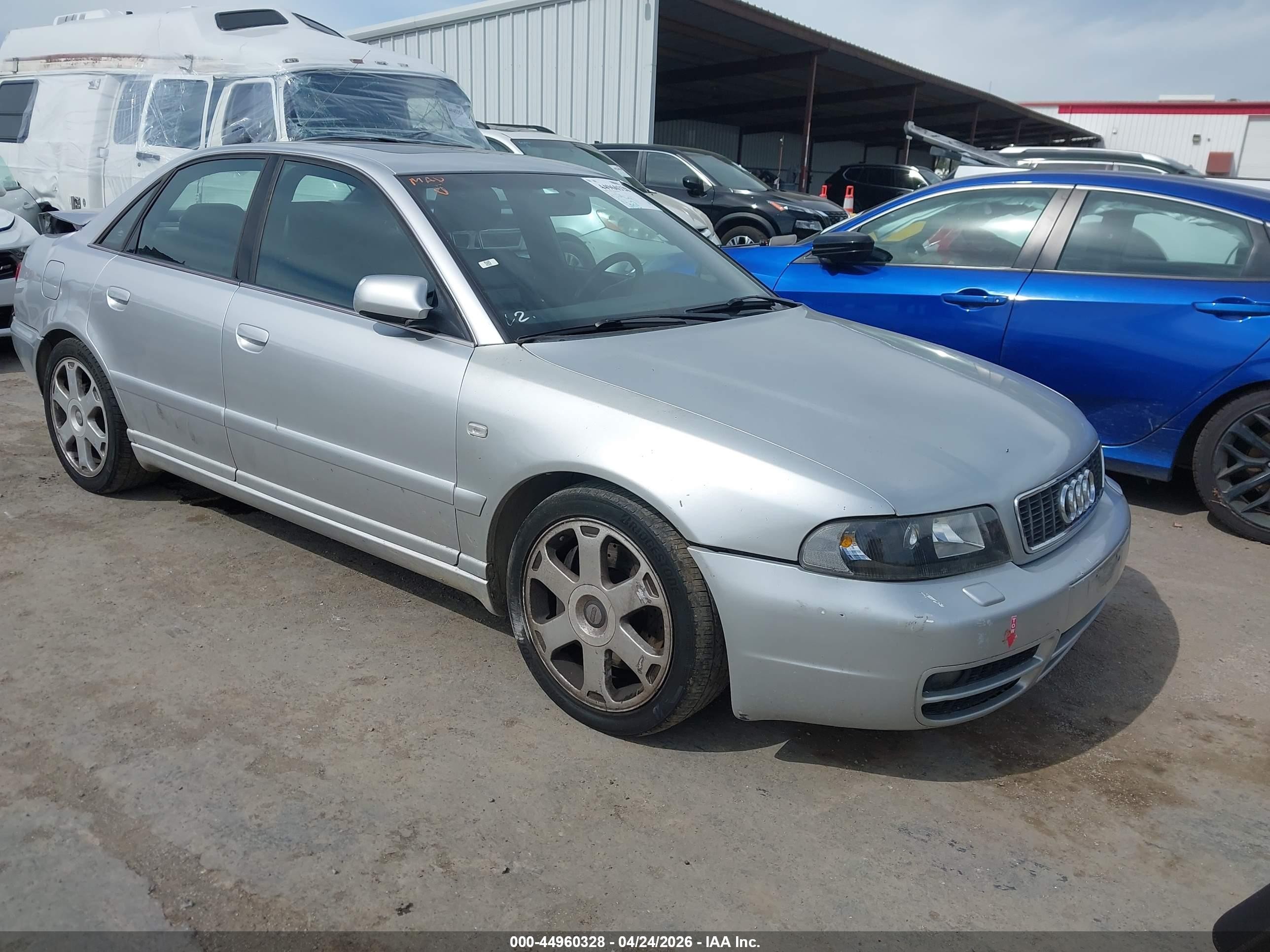 2001 Audi S4, VIN WAURD68D21A138279 — Зад