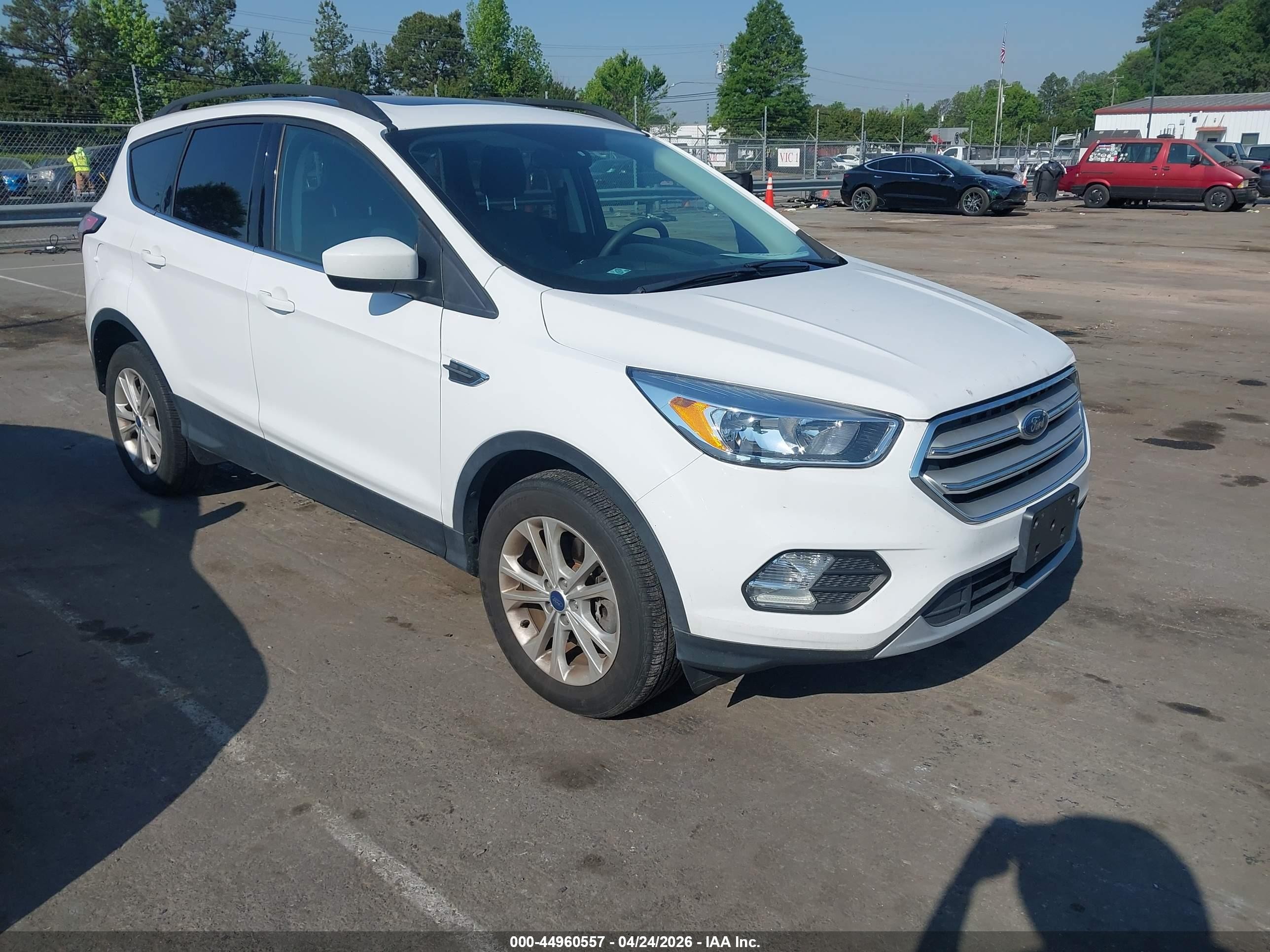 2018 Ford Escape SE, VIN 1FMCU9GD9JUC61695 — Normal wear