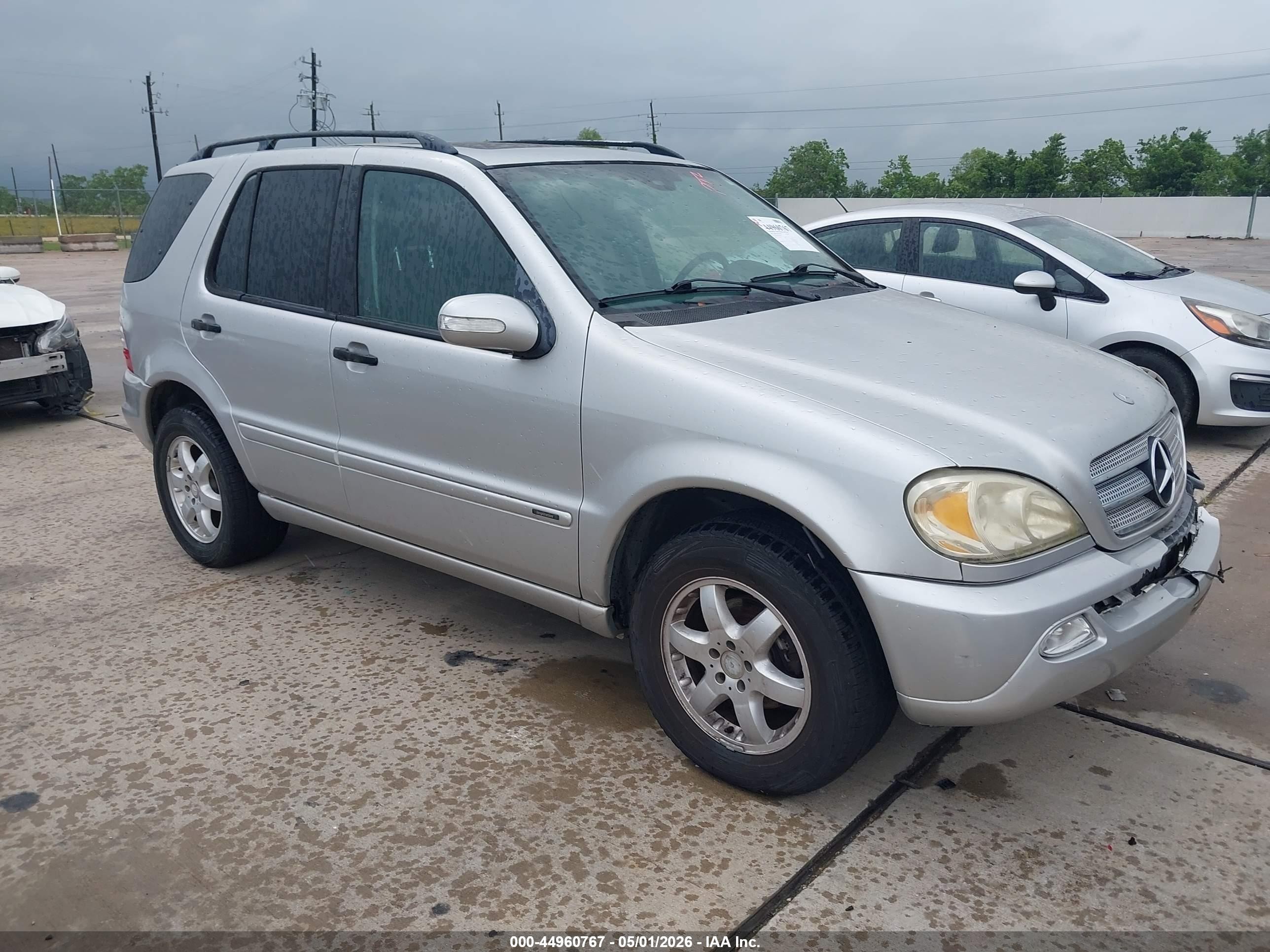 2004 Mercedes-Benz M 350, VIN 4JGAB57E34A478941 — Normal wear