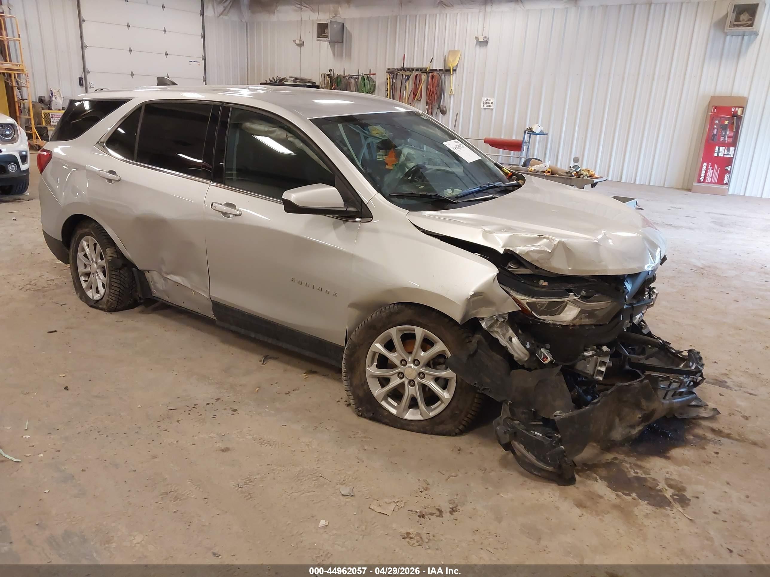 2020 Chevrolet Equinox LT, VIN 3GNAXJEV3LS653792 — Front end