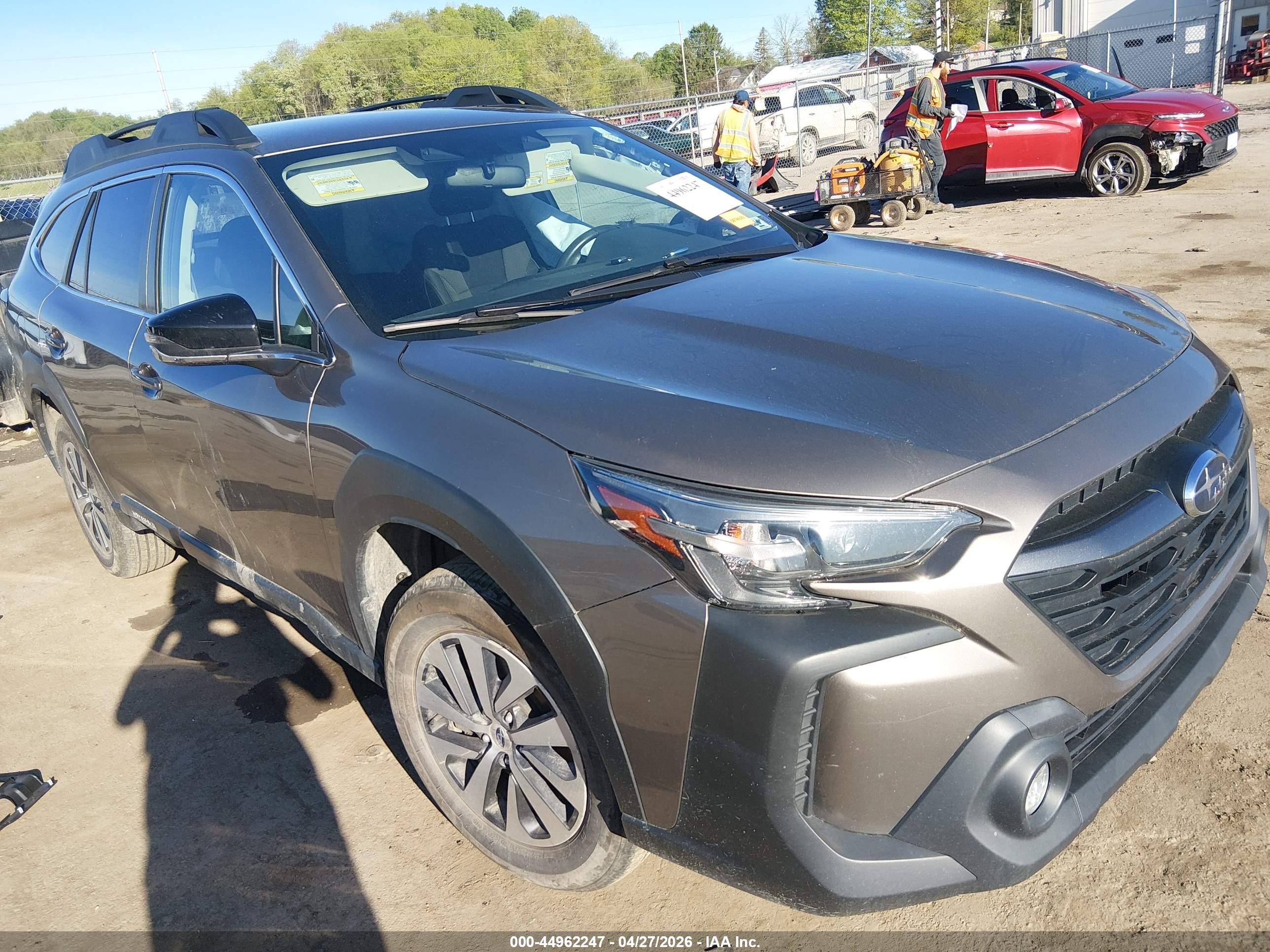 2023 Subaru Outback Premium, VIN 4S4BTADCXP3161289 — Side