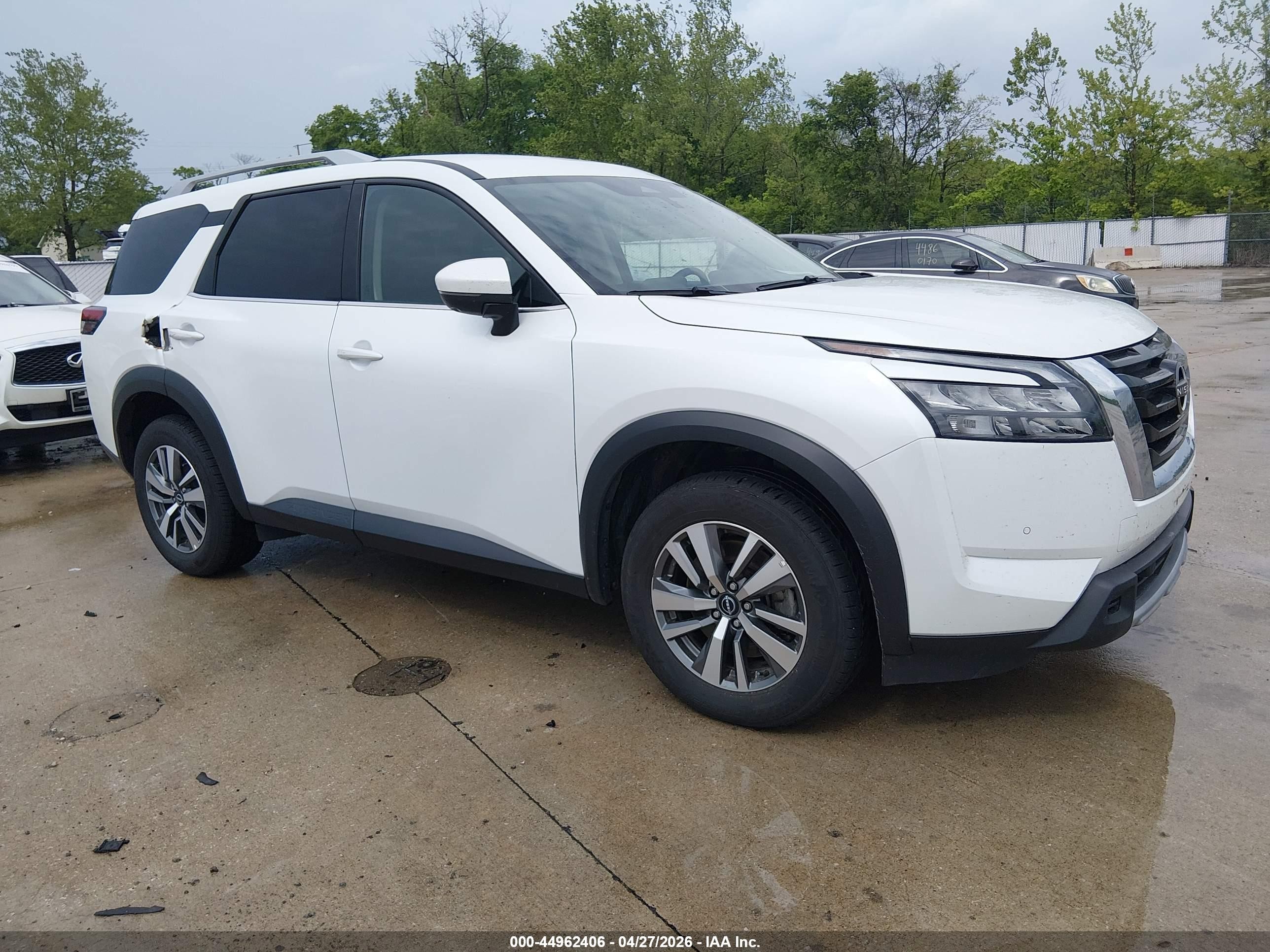 2025 Nissan Pathfinder SL, VIN 5N1DR3CC1SC238807 — Зад