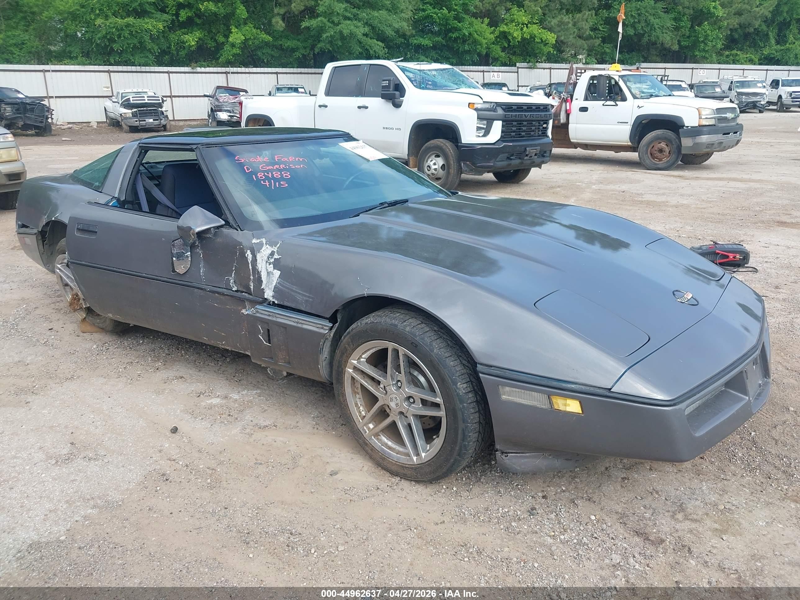 1988 Chevrolet Corvette, VIN 1G1YY2183J5104085 — Side