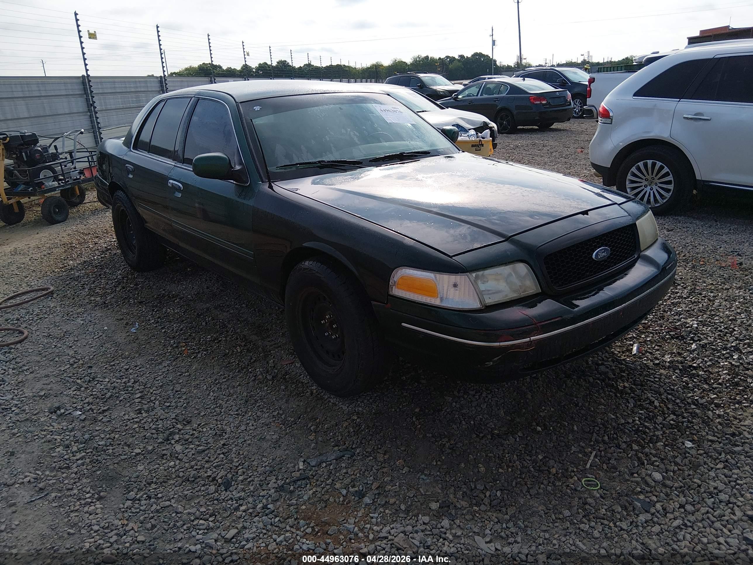 2003 Ford Police Interceptor Street Appear, VIN 2FAFP71W83X131755 — Front end