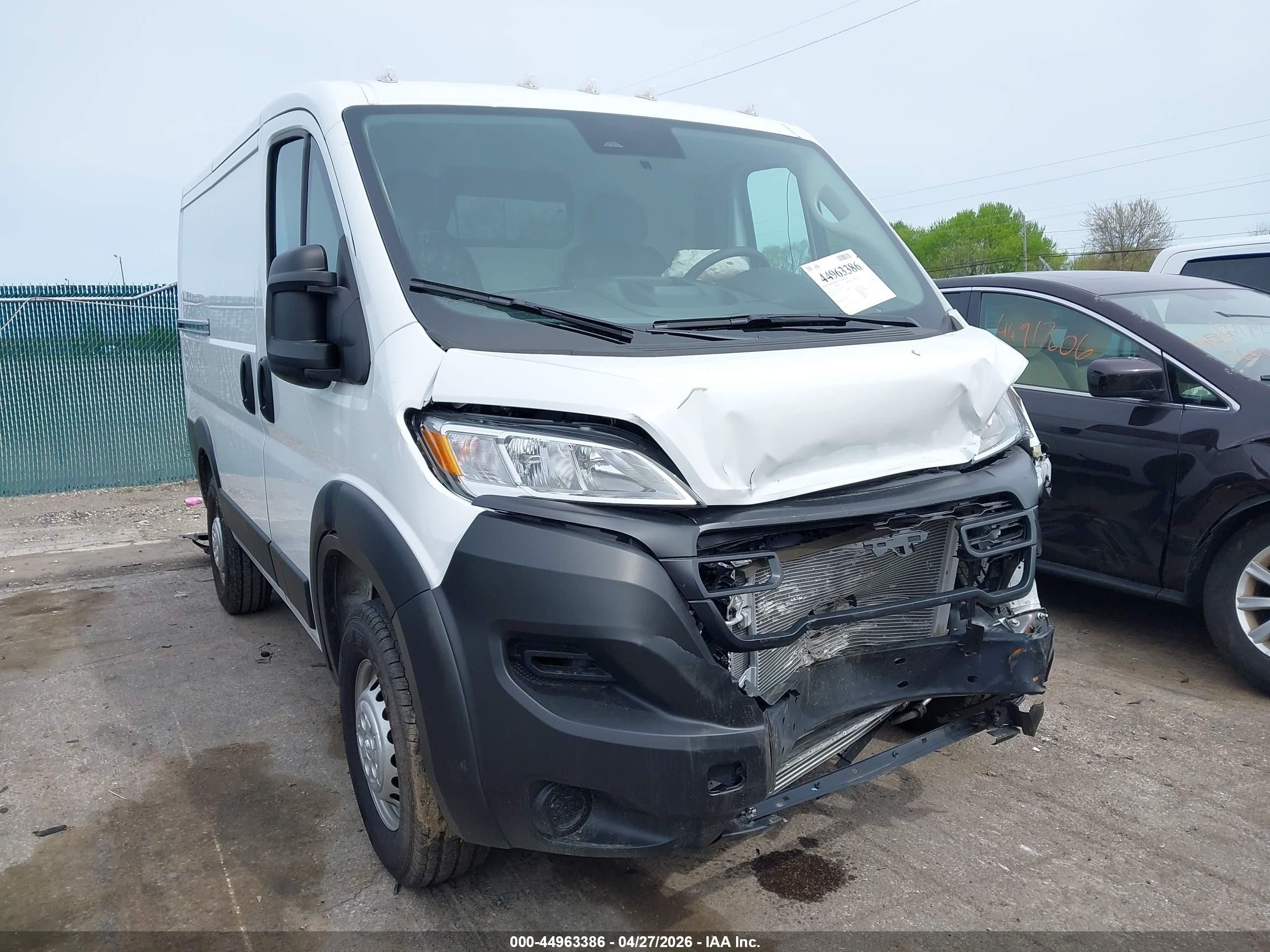 2026 Ram ProMaster Cargo, VIN 3C6LRVNG7TE162703 — Перед