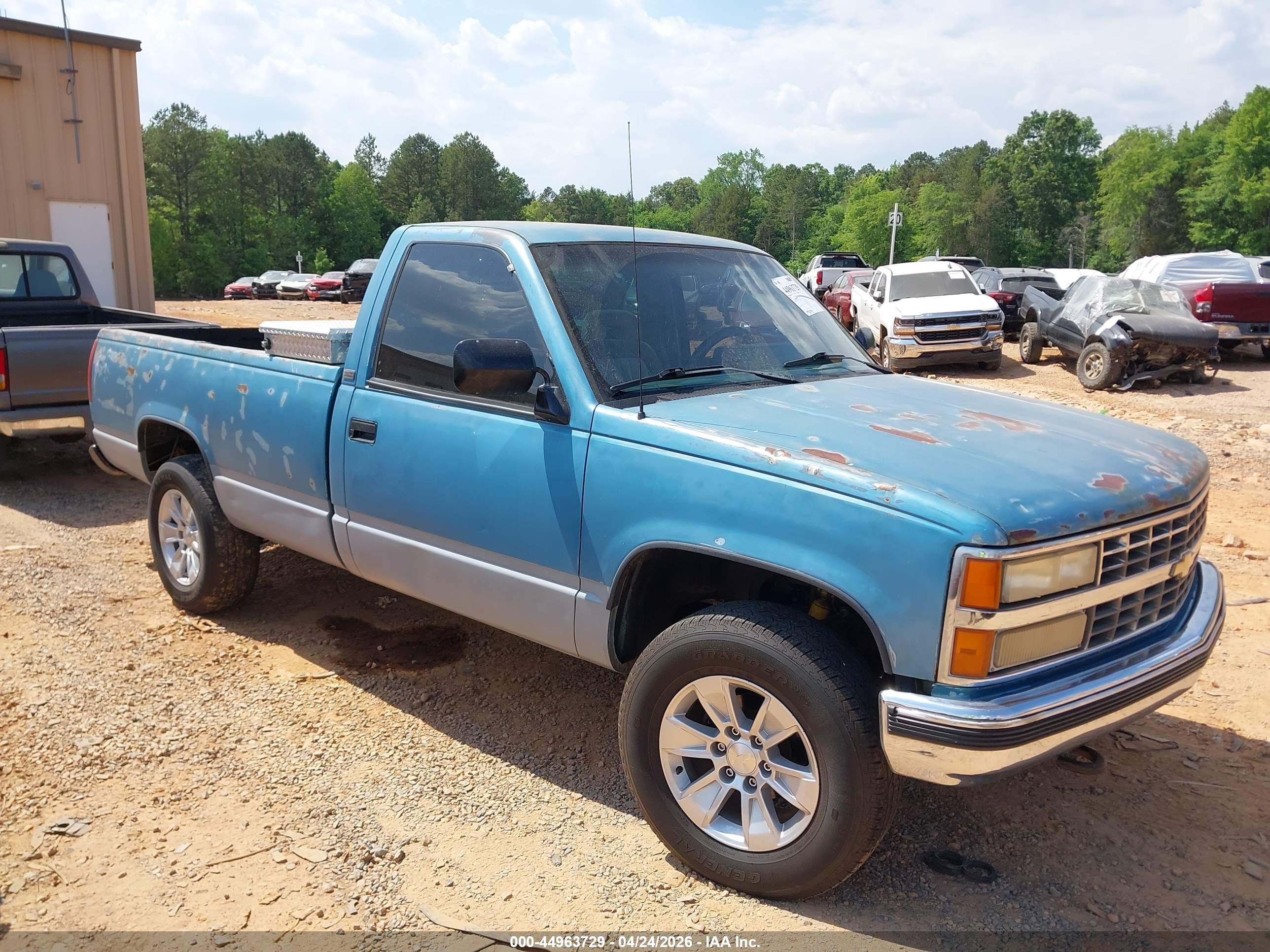 1990 Chevrolet Silverado 2500, VIN 1GCFK24K2LE200641 — Зад