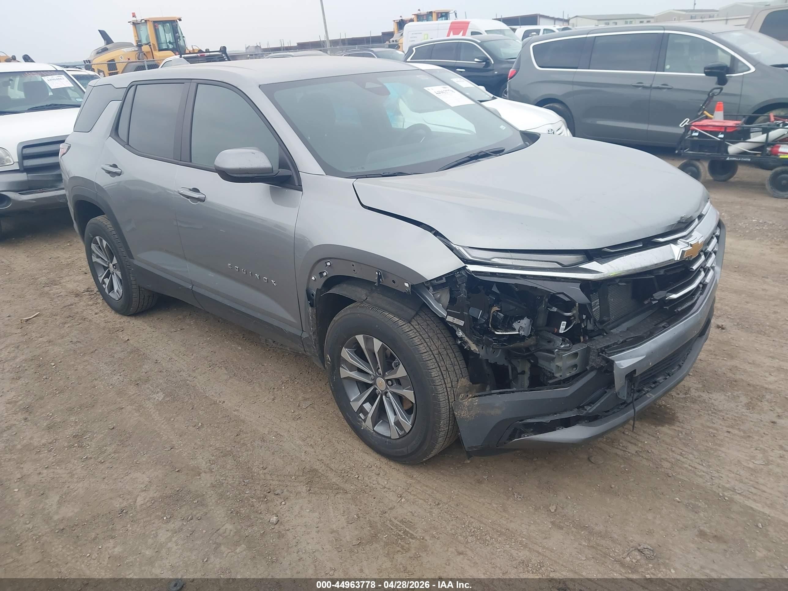 2026 Chevrolet Equinox FWD LT, VIN 3GNAXHEG9TL273456 — Перед