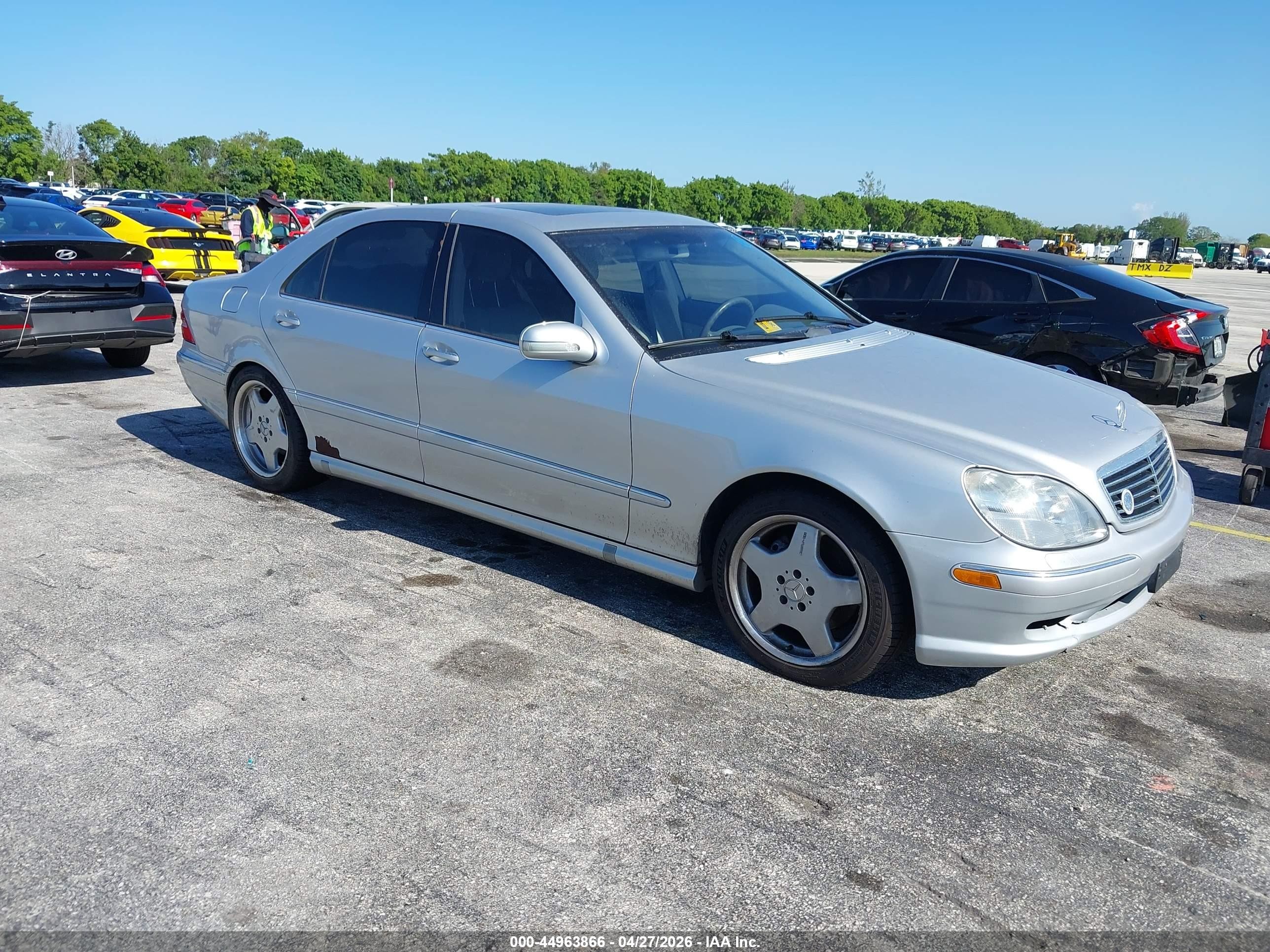 2002 Mercedes-Benz S 430, VIN WDBNG70J52A266189 — Normal wear