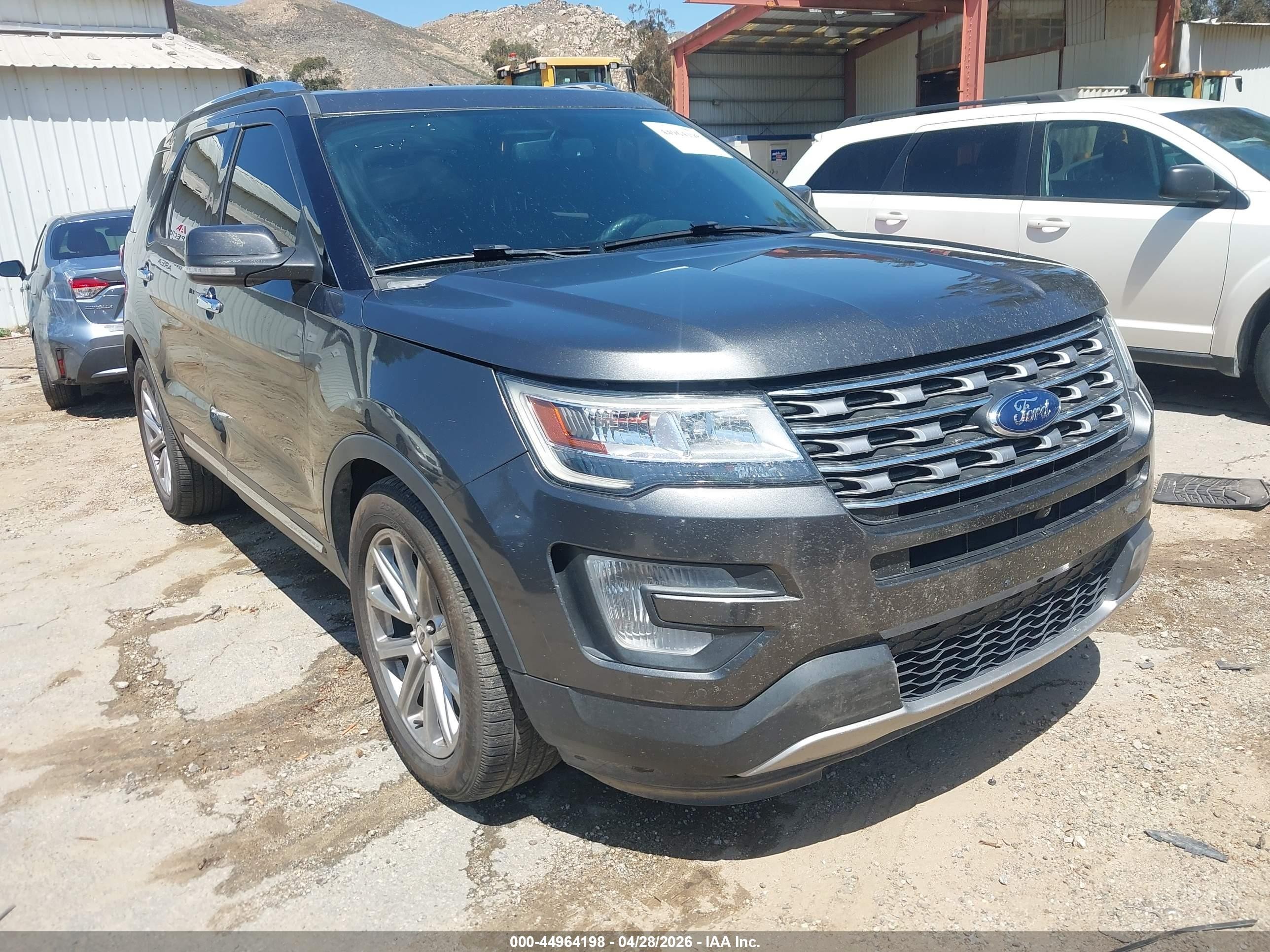 2017 Ford Explorer Limited, VIN 1FM5K7F8XHGD13013 — Side