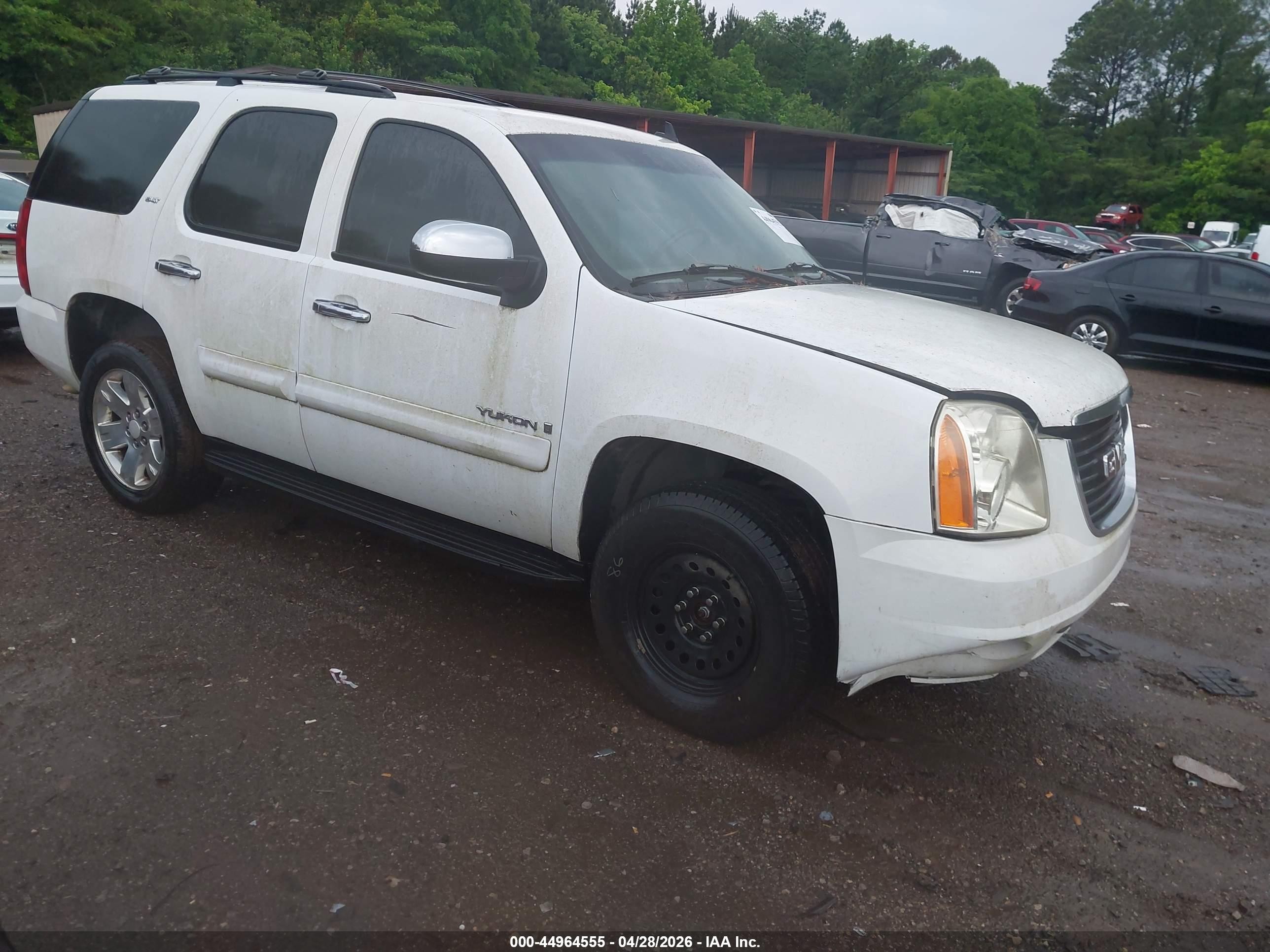 2007 GMC Yukon SLT, VIN 1GKFK13067R376735 — Normal wear